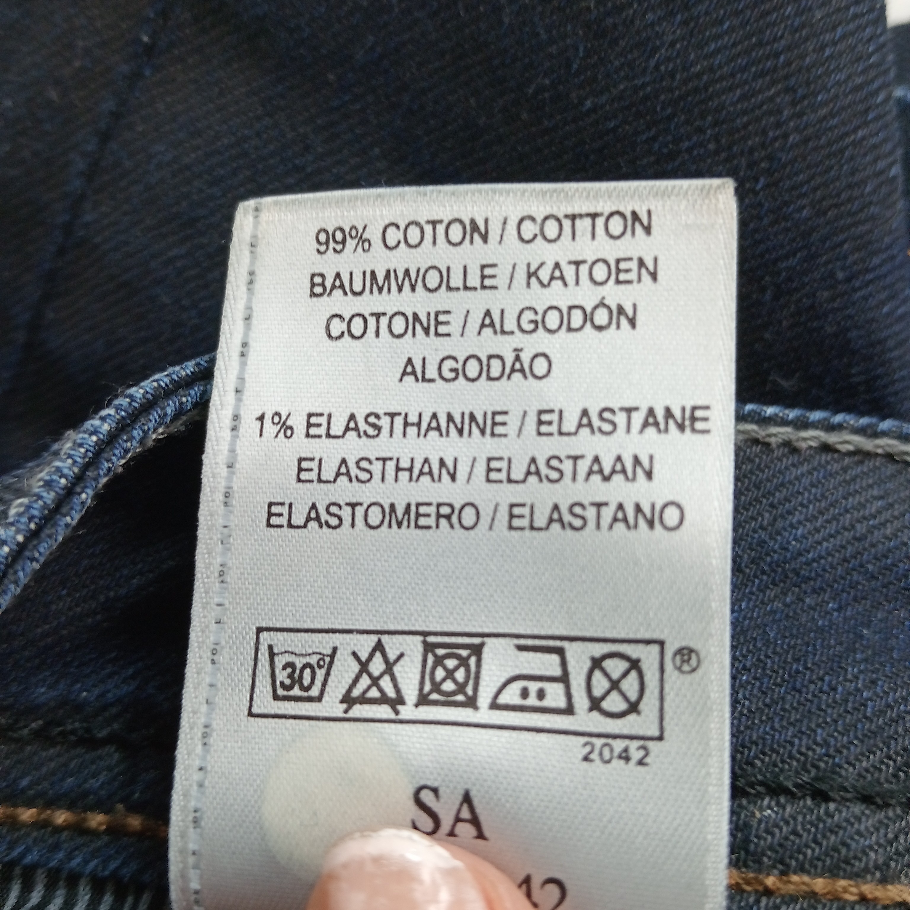 Voir photo 10 de Jean - femme - marque Kaporal - coupe longue - couleur bleu marine - taille US 30- FR 40 Jean - femme - marque Kaporal - coupe longue - couleur bleu marine - taille US 30- FR 40 Très bon état reconditionné photo 10