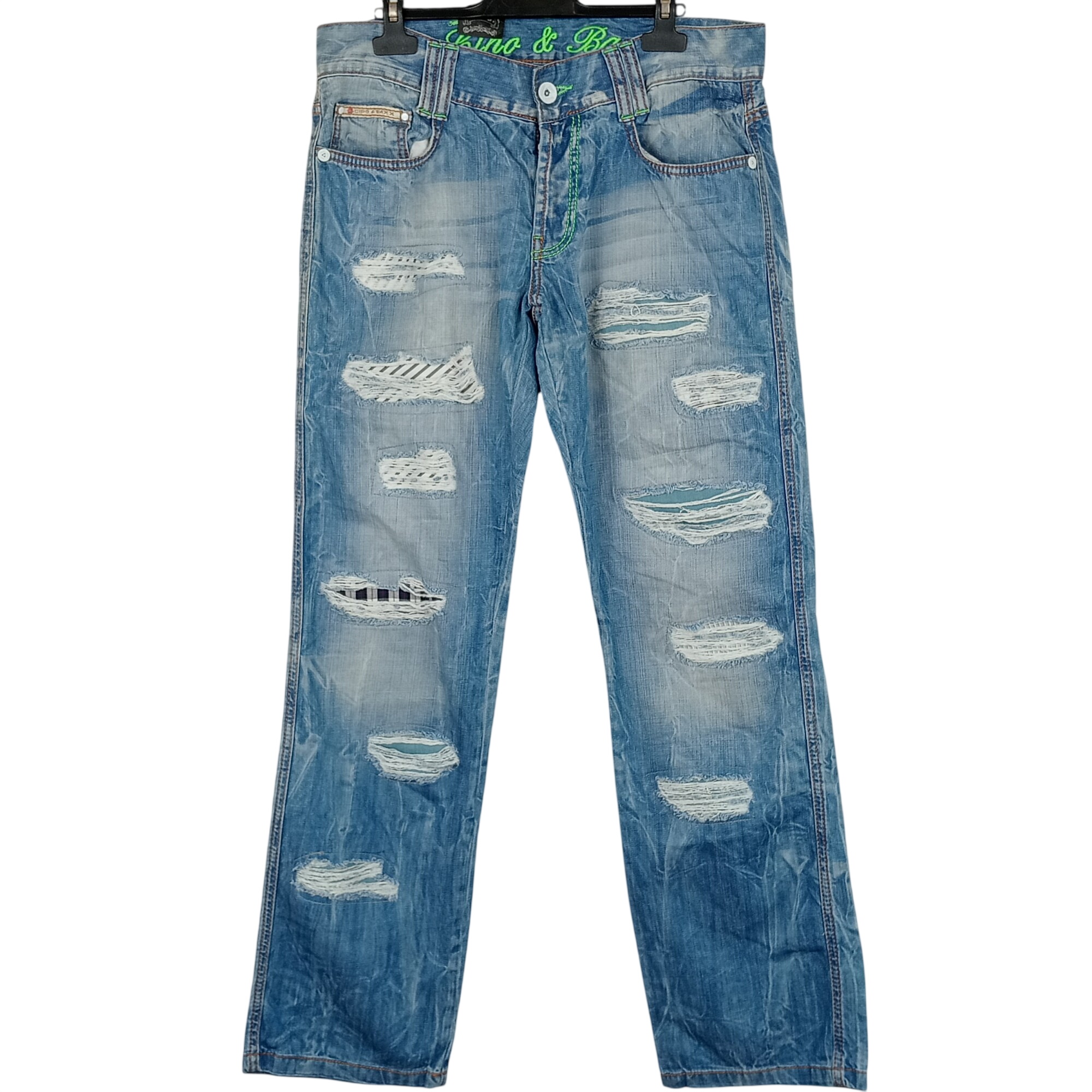 Jean - homme - marque Cipo & Baxx - coupe longue - couleur bleu clair - taille US W33/L32 - FR 42 Parfait état - 29,50 € Jean - homme - marque Cipo & Baxx - coupe longue - couleur bleu clair - taille US W33/L32 - FR 42 Parfait état reconditionné disponible sur Label Emmaüs
