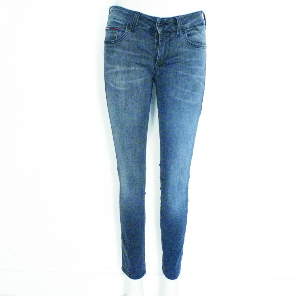 Jean's Femme Gris TOMMY HILFIGER Taille Estimée 36. Bon état - 10,50 € Jean's Femme Gris TOMMY HILFIGER Taille Estimée 36. Bon état reconditionné disponible sur Label Emmaüs