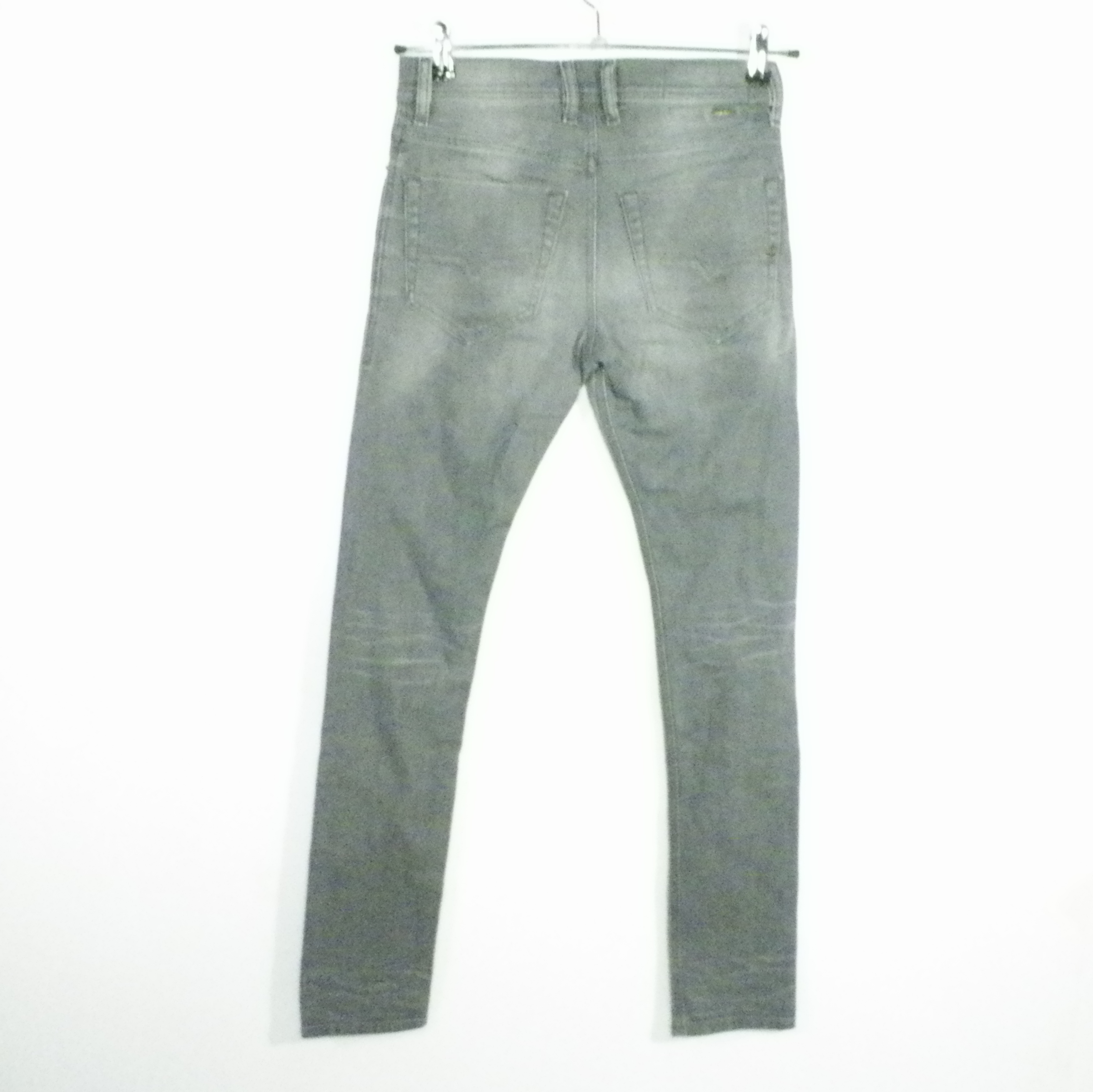 Voir photo 2 de Jean's Homme Gris DIESEL Taille Estimée 36. Jean's Homme Gris DIESEL Taille Estimée 36. Bon état reconditionné photo 2