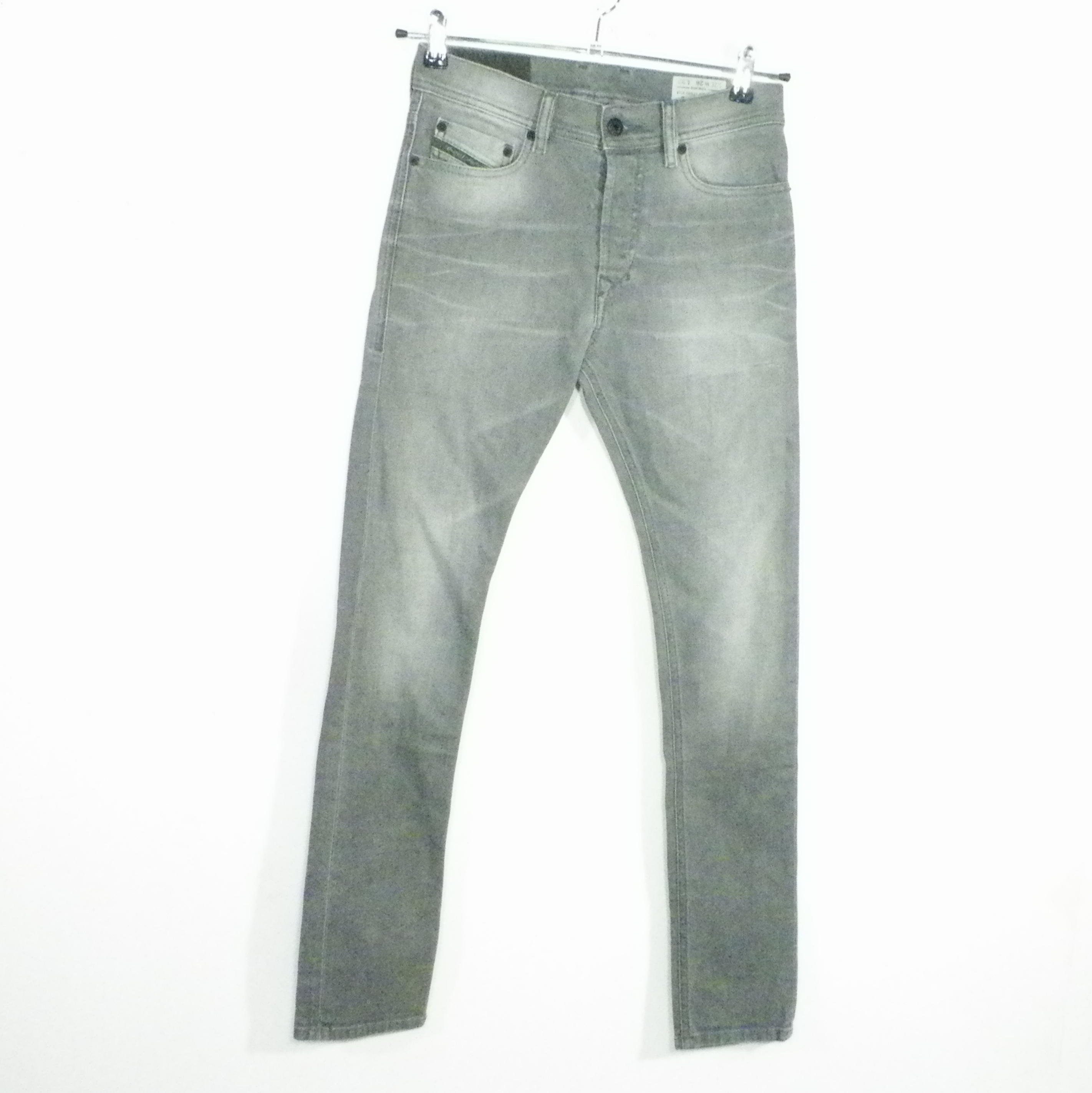 Acheter Jean's Homme Gris DIESEL Taille Estimée 36. Bon état - 10,50 € Jean's Homme Gris DIESEL Taille Estimée 36. Bon état reconditionné disponible sur Label Emmaüs