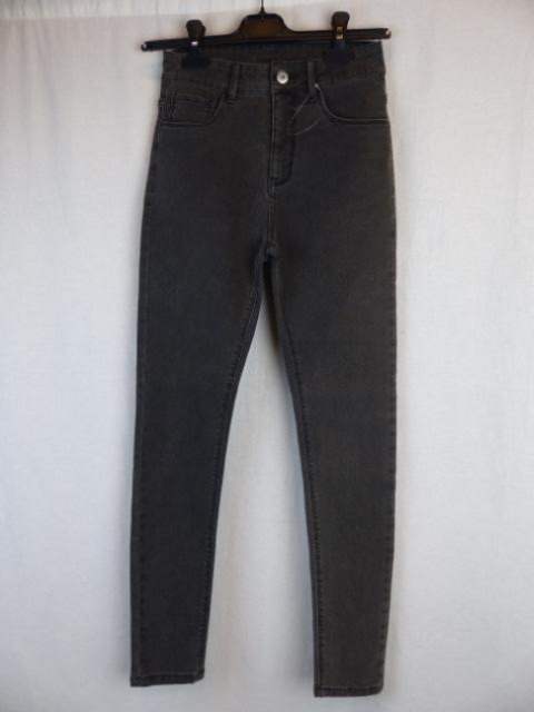 Acheter Jean Slim - S Parfait état - 10,00 € Jean Slim - S Parfait état reconditionné disponible sur Label Emmaüs