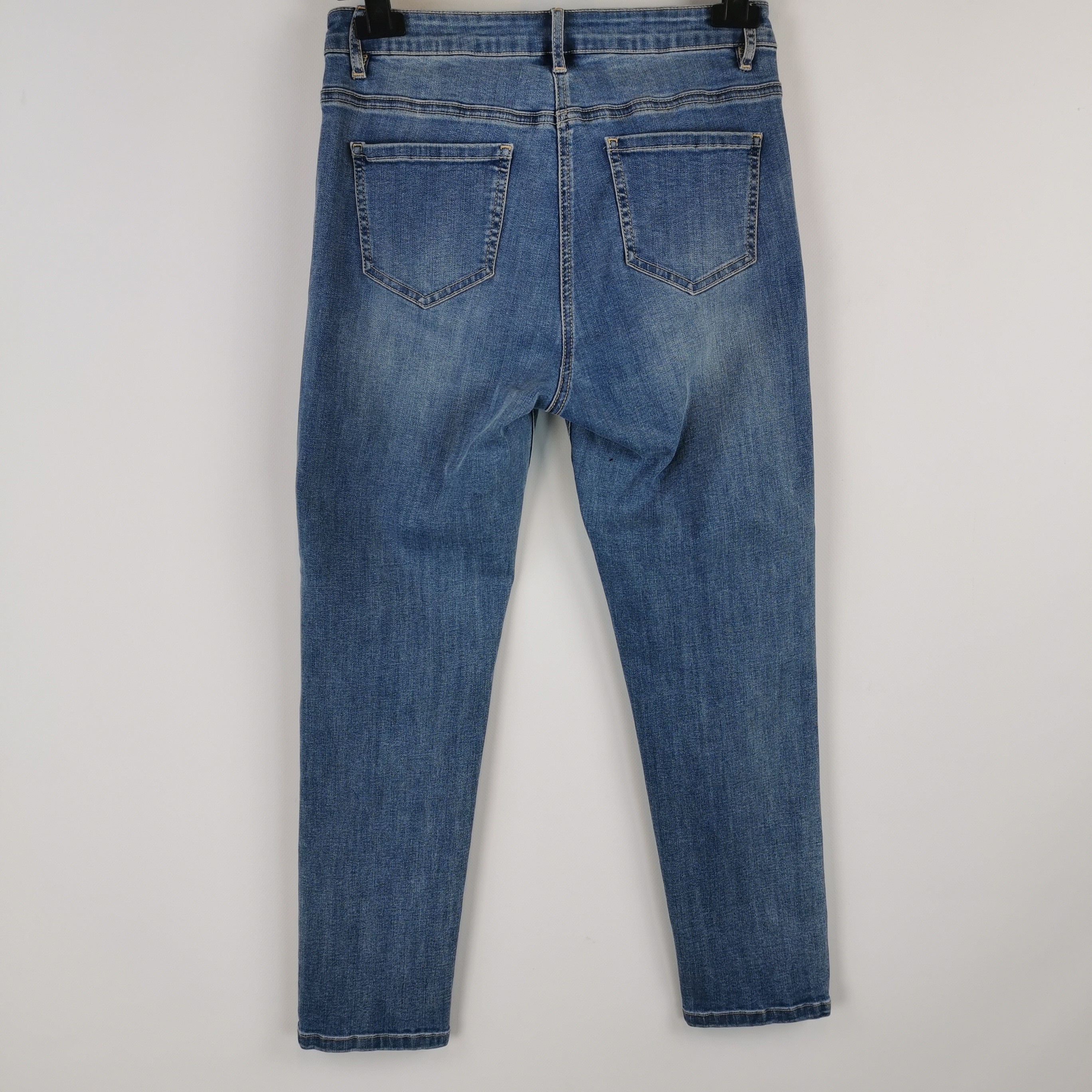 Voir photo 2 de Jeans à fleurs T38 Jeans à fleurs T38 Très bon état reconditionné photo 2