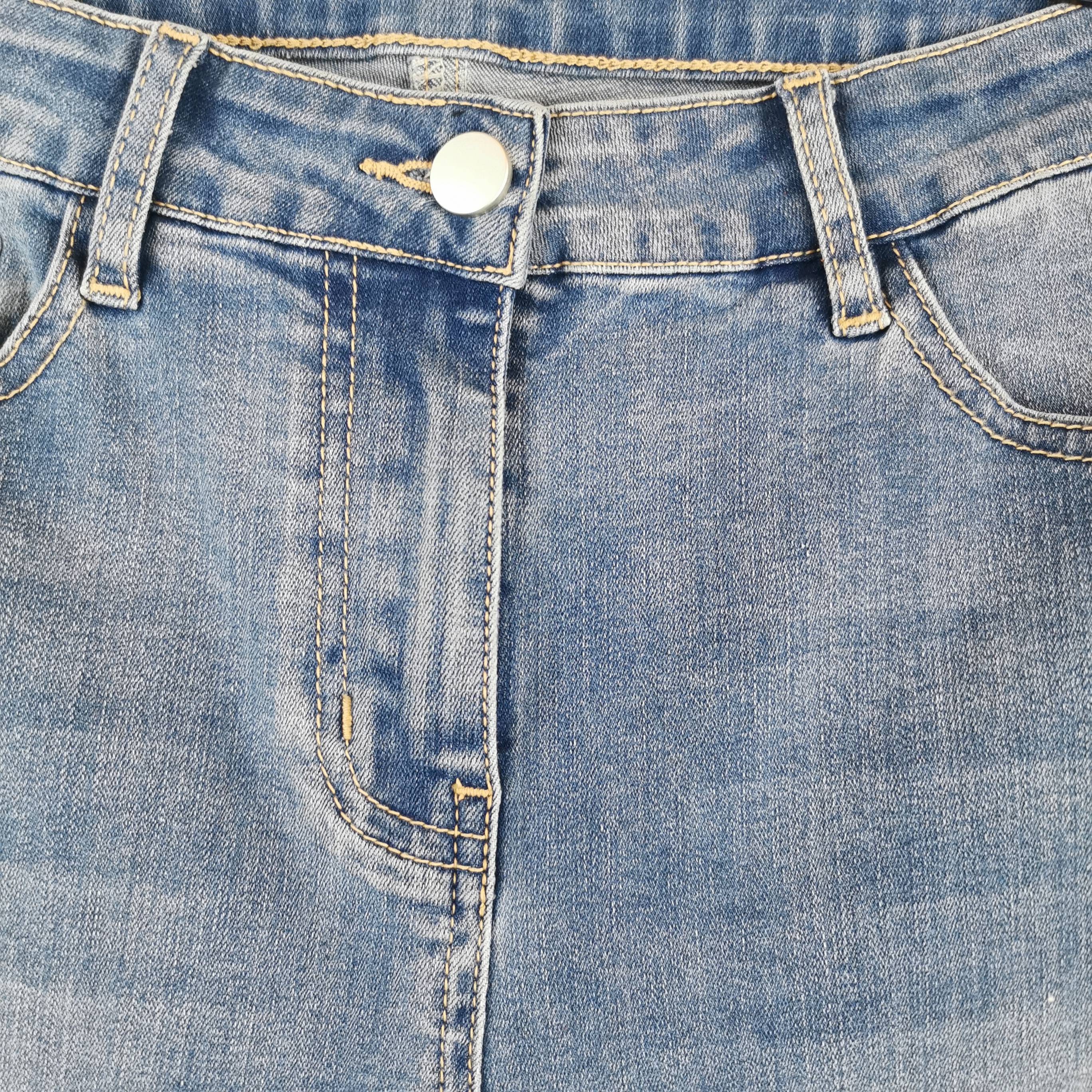 Voir photo 4 de Jeans à fleurs T38 Jeans à fleurs T38 Très bon état reconditionné photo 4