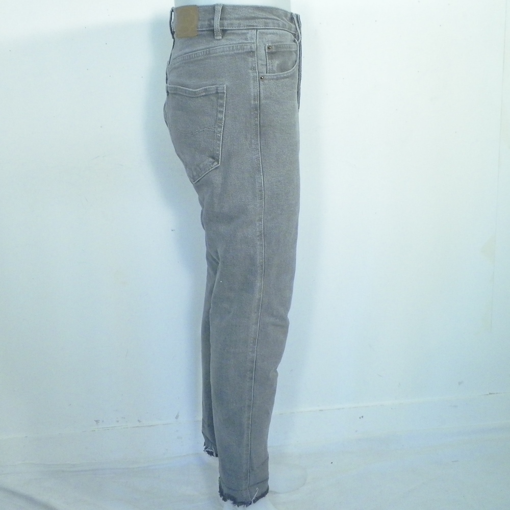 Voir photo 3 de Jeans Femme Gris PULL&BEAR Taille 36. Jeans Femme Gris PULL&BEAR Taille 36. Bon état reconditionné photo 3