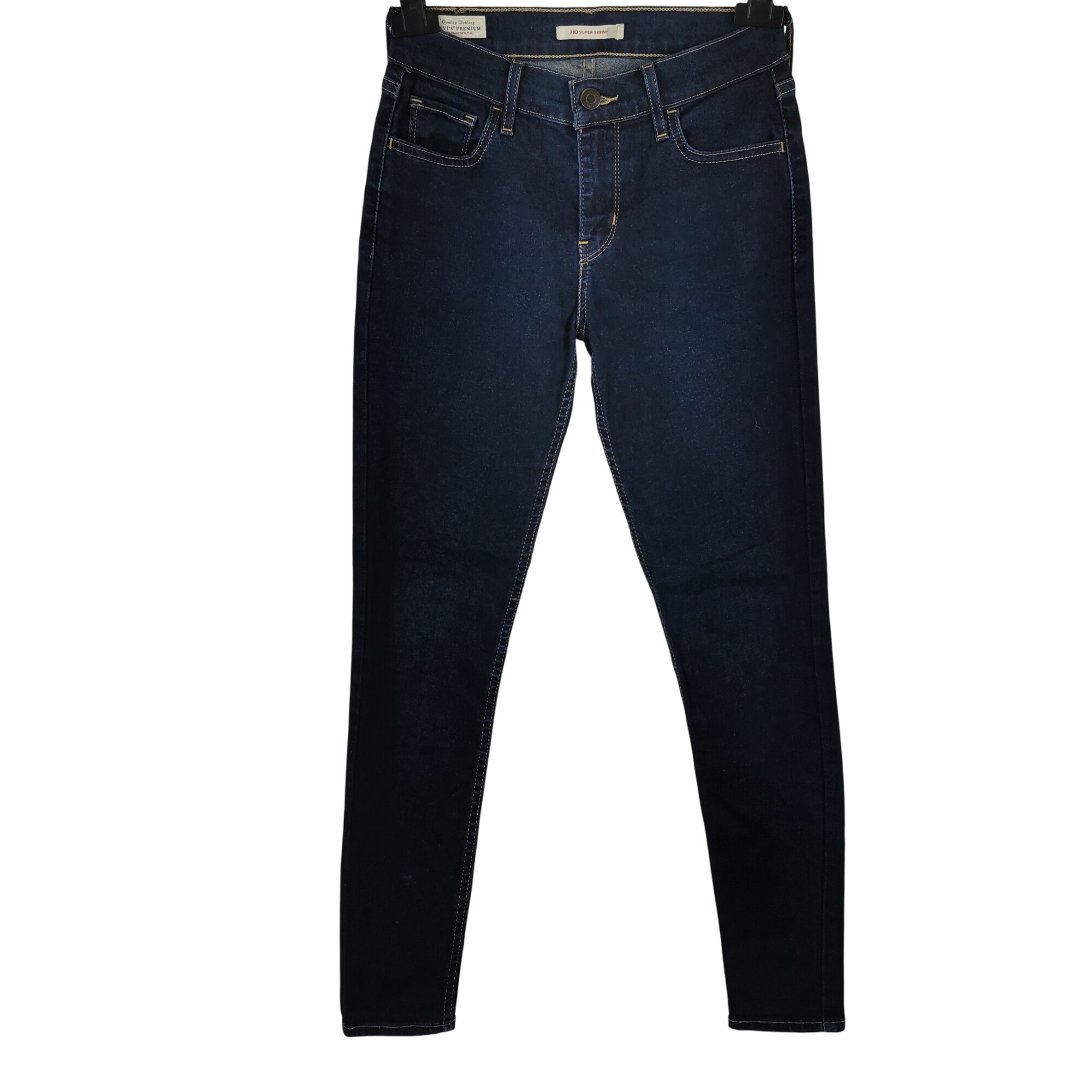 Acheter Jeans LEVI'S 710 SUPER SKINNY T34 coton/polyester Très bon état - 11,00 € Jeans LEVI'S 710 SUPER SKINNY T34 coton/polyester Très bon état reconditionné disponible sur Label Emmaüs