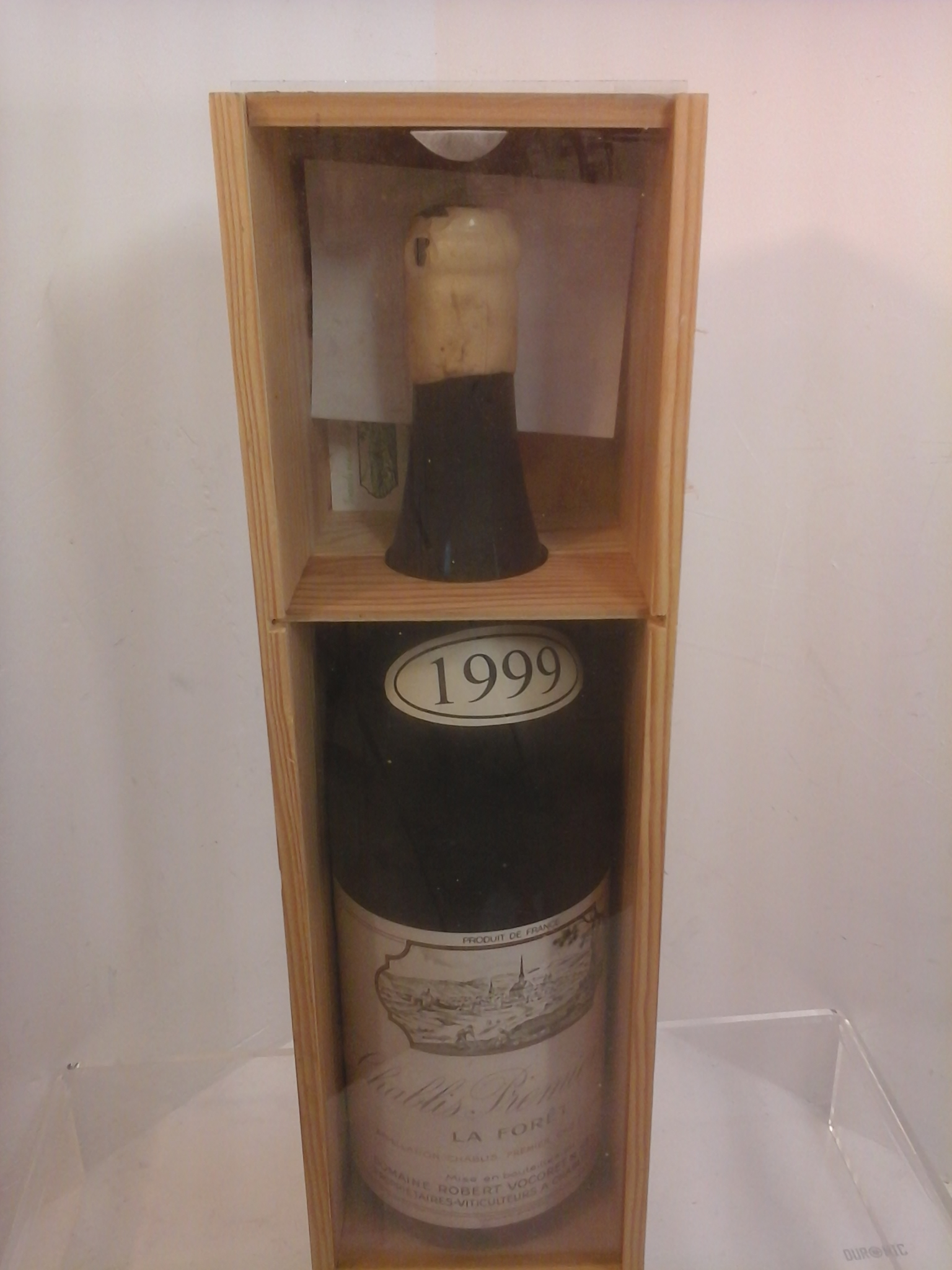 Voir photo 2 de JEROBOAM 3 L CHABLIS 1ER CRU 1999 LA FORET (bouteille vide en coffret bois vitrine. JEROBOAM 3 L CHABLIS 1ER CRU 1999 LA FORET (bouteille vide en coffret bois vitrine. Parfait état reconditionné photo 2