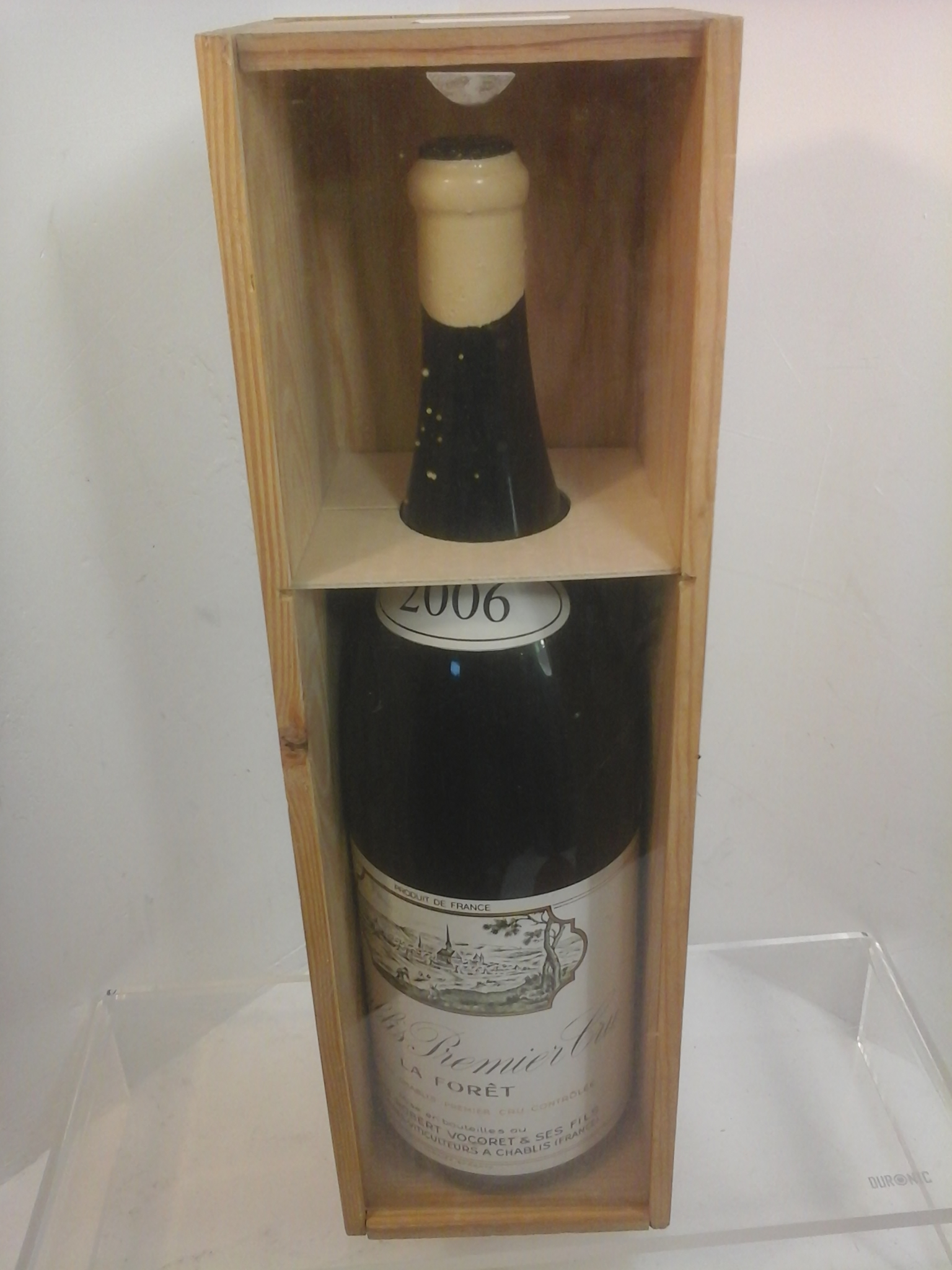 Voir photo 3 de JEROBOAM 3 L CHABLIS 1ER CRU 2006 LA FORET (bouteille vide en coffret bois vitrine. JEROBOAM 3 L CHABLIS 1ER CRU 2006 LA FORET (bouteille vide en coffret bois vitrine. Parfait état reconditionné photo 3