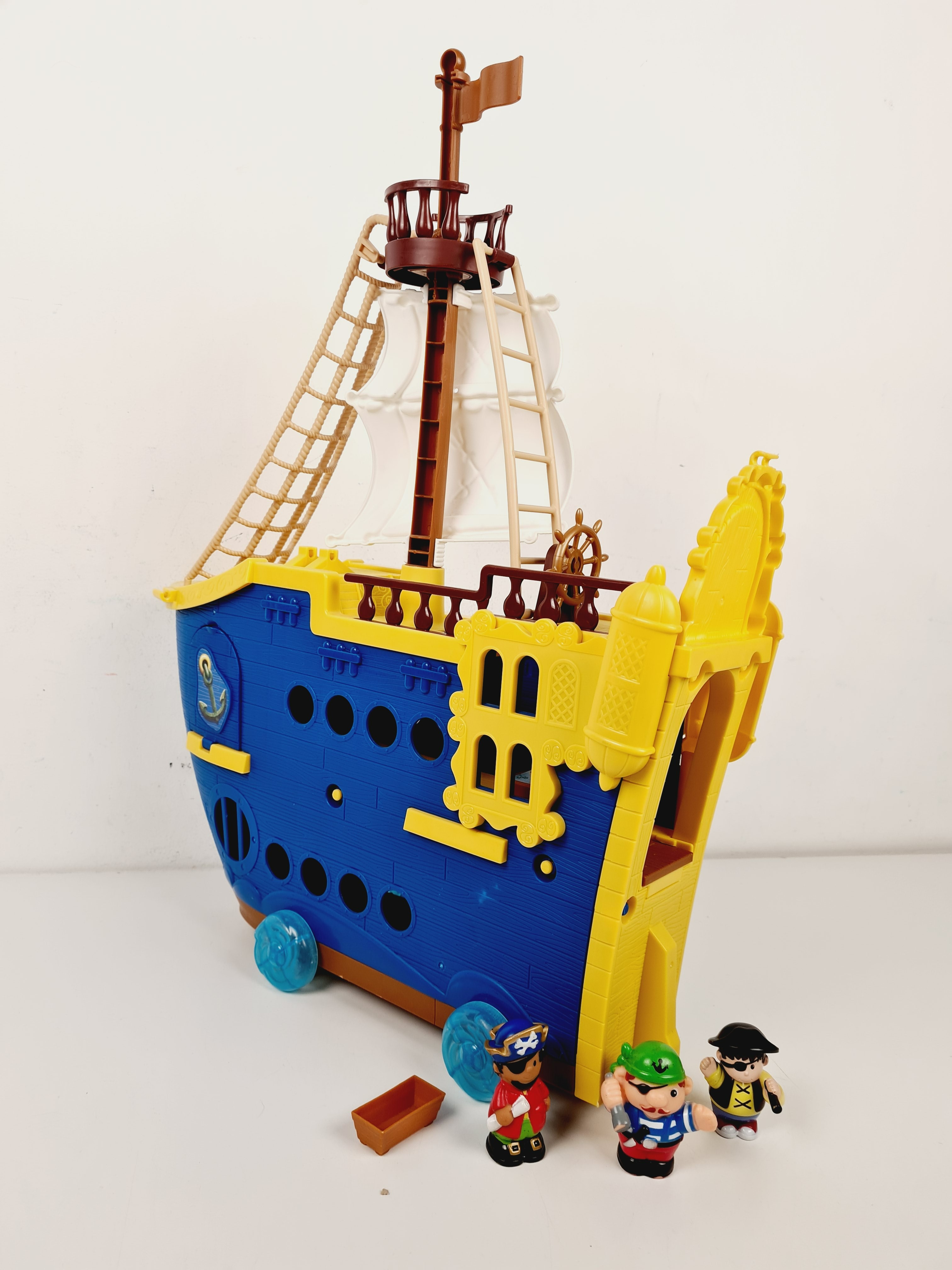Voir photo 3 de Jeu 1er âge - Bateau pirate avec 3 figurines - Mattel - 2 ans + Jeu 1er âge - Bateau pirate avec 3 figurines - Mattel - 2 ans + Bon état reconditionné photo 3