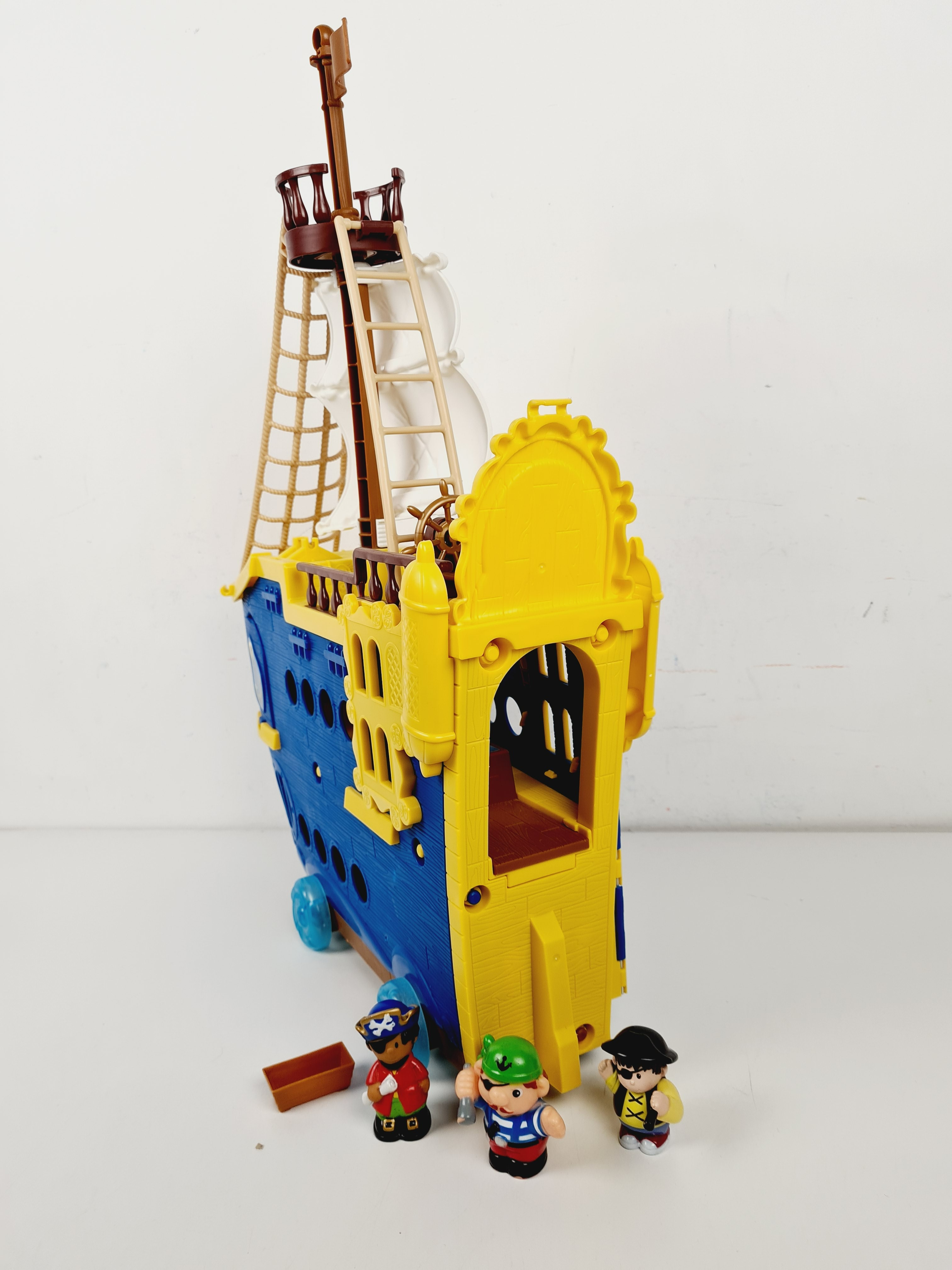 Voir photo 4 de Jeu 1er âge - Bateau pirate avec 3 figurines - Mattel - 2 ans + Jeu 1er âge - Bateau pirate avec 3 figurines - Mattel - 2 ans + Bon état reconditionné photo 4