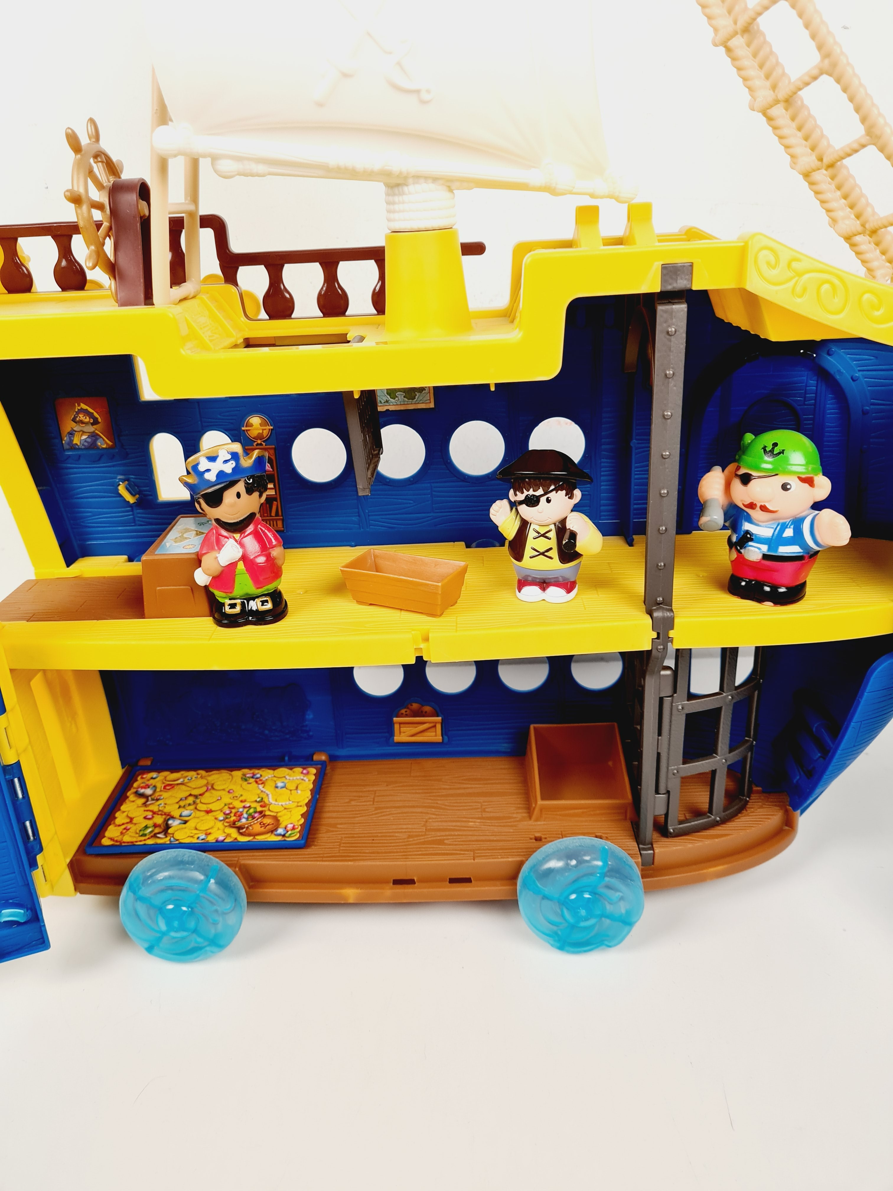 Voir photo 5 de Jeu 1er âge - Bateau pirate avec 3 figurines - Mattel - 2 ans + Jeu 1er âge - Bateau pirate avec 3 figurines - Mattel - 2 ans + Bon état reconditionné photo 5