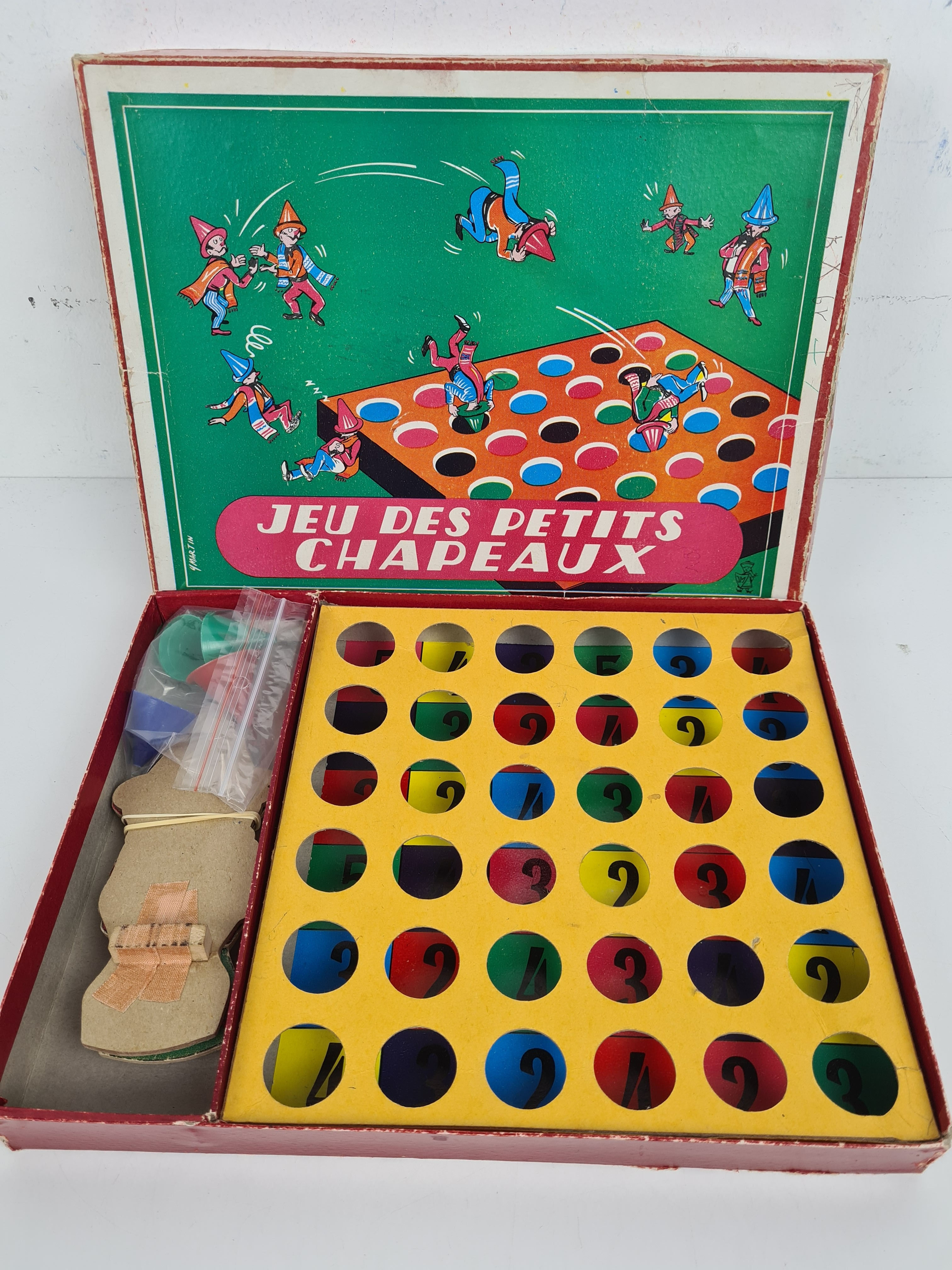 Voir photo 2 de Jeu ancien - Jeu des petits chapeaux - Incomplet Jeu ancien - Jeu des petits chapeaux - Incomplet État correct reconditionné photo 2