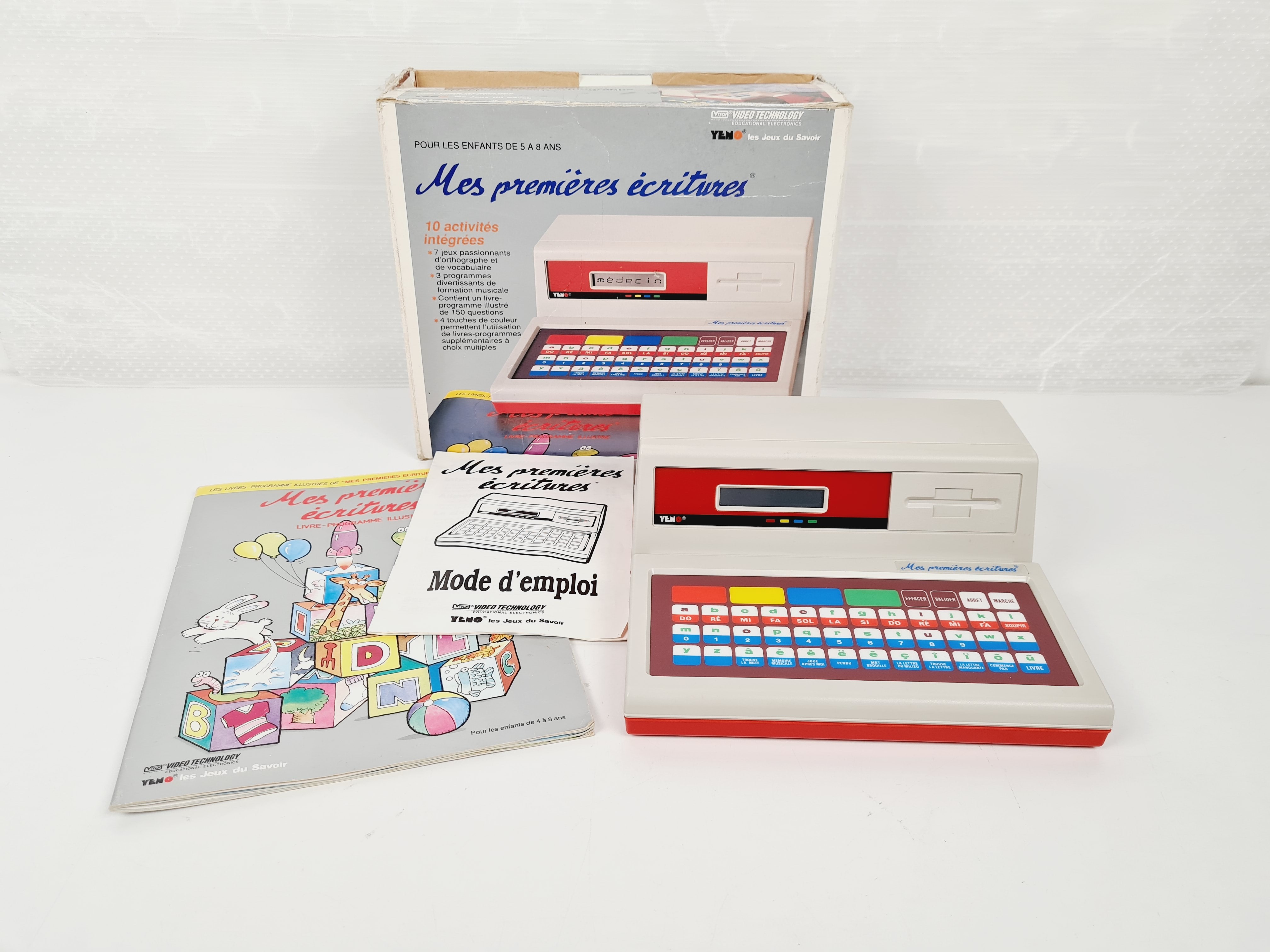Voir photo 2 de Jeu Ancien - Mes premières écritures - Jeu vintage Vtech Yeno de 1989 - 5 ans+ Jeu Ancien - Mes premières écritures - Jeu vintage Vtech Yeno de 1989 - 5 ans+ reconditionné photo 2