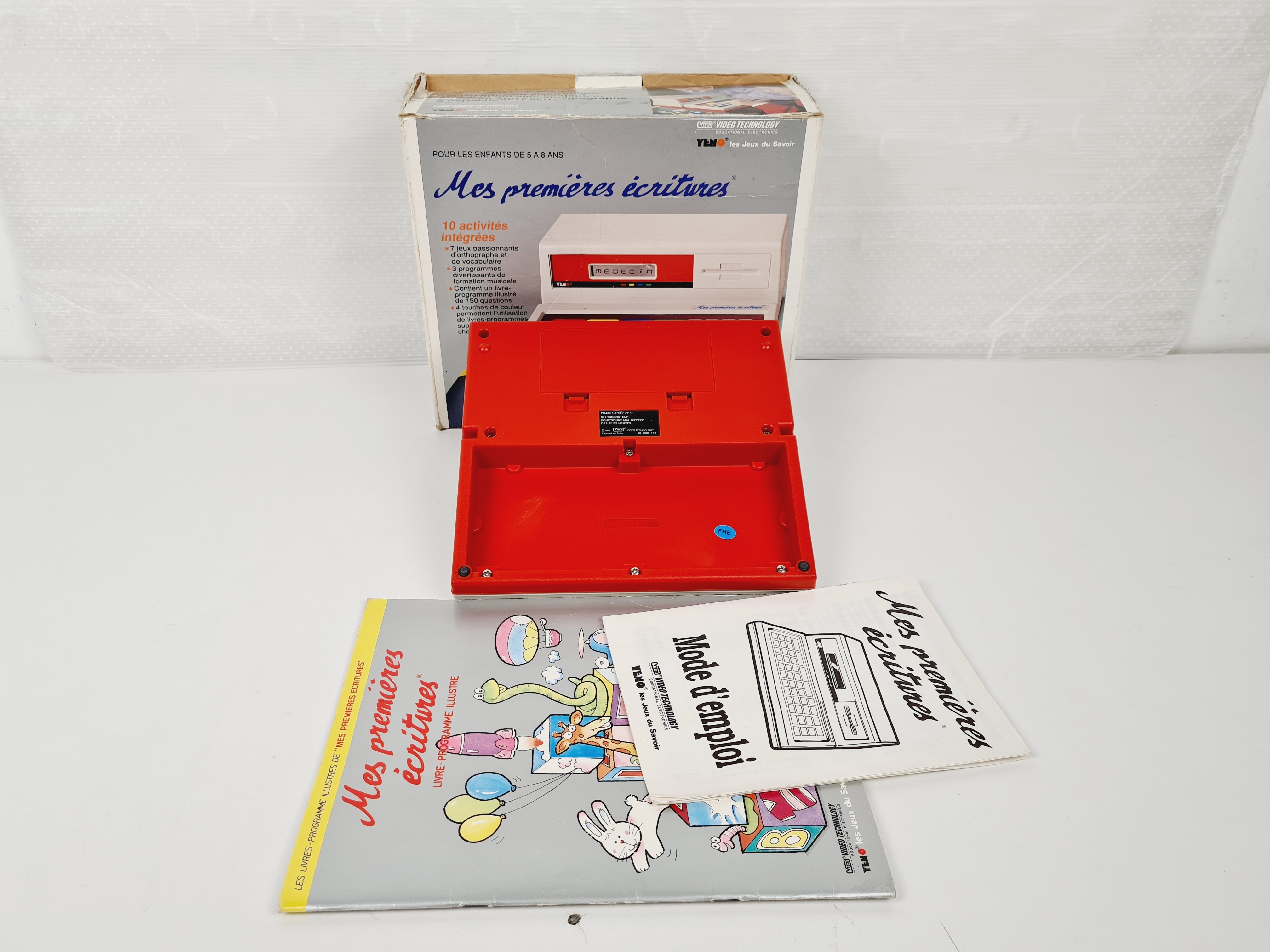 Voir photo 3 de Jeu Ancien - Mes premières écritures - Jeu vintage Vtech Yeno de 1989 - 5 ans+ Jeu Ancien - Mes premières écritures - Jeu vintage Vtech Yeno de 1989 - 5 ans+ reconditionné photo 3