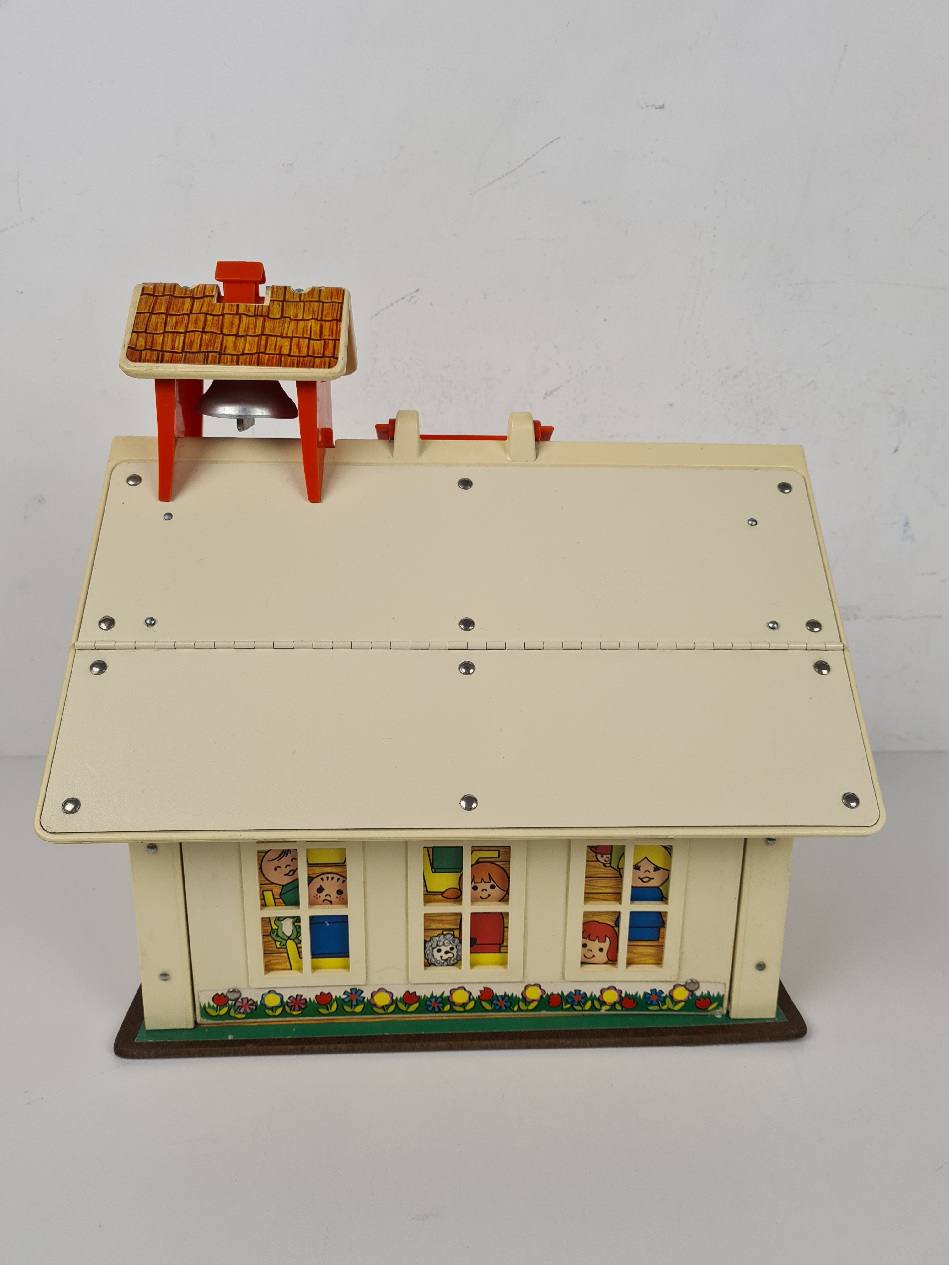 Voir photo 2 de Jeu anciens - La maison avec les figurines - vintage - Fisher Price - 3 ans + Jeu anciens - La maison avec les figurines - vintage - Fisher Price - 3 ans + Bon état reconditionné photo 2