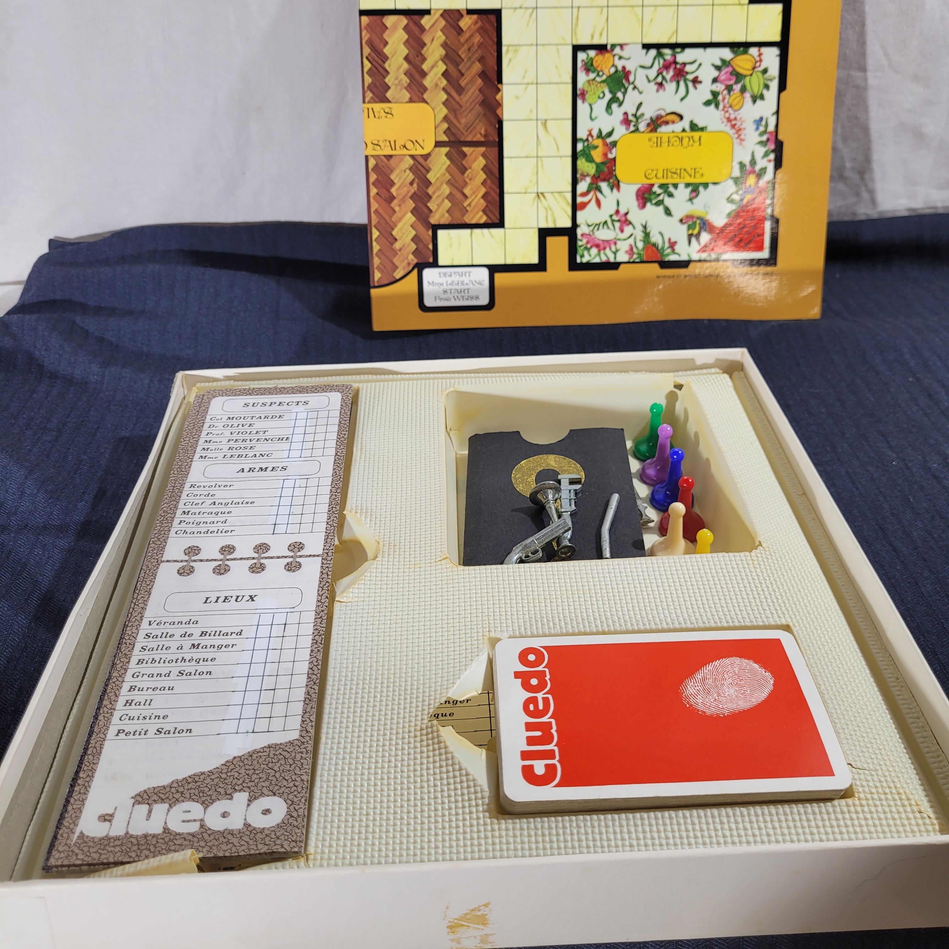 Voir photo 2 de Jeu Cluedo Vintage - Édition Miro Années 60 - Quasi complet Jeu Cluedo Vintage - Édition Miro Années 60 - Quasi complet État correct reconditionné photo 2