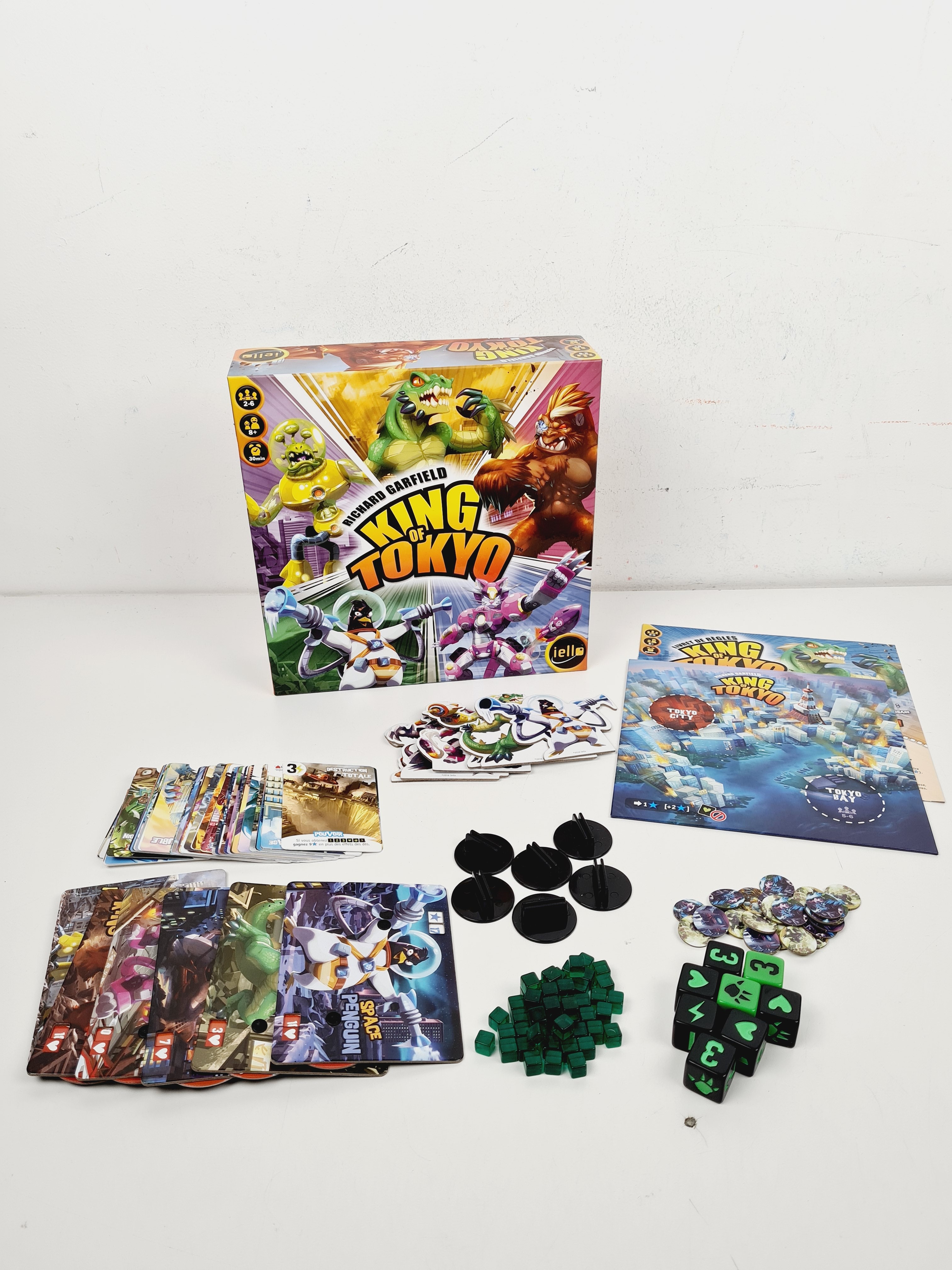 Voir photo 3 de Jeu d'ambiance - King of Tokyo - Iello - Dès 8 ans Jeu d'ambiance - King of Tokyo - Iello - Dès 8 ans Bon état reconditionné photo 3