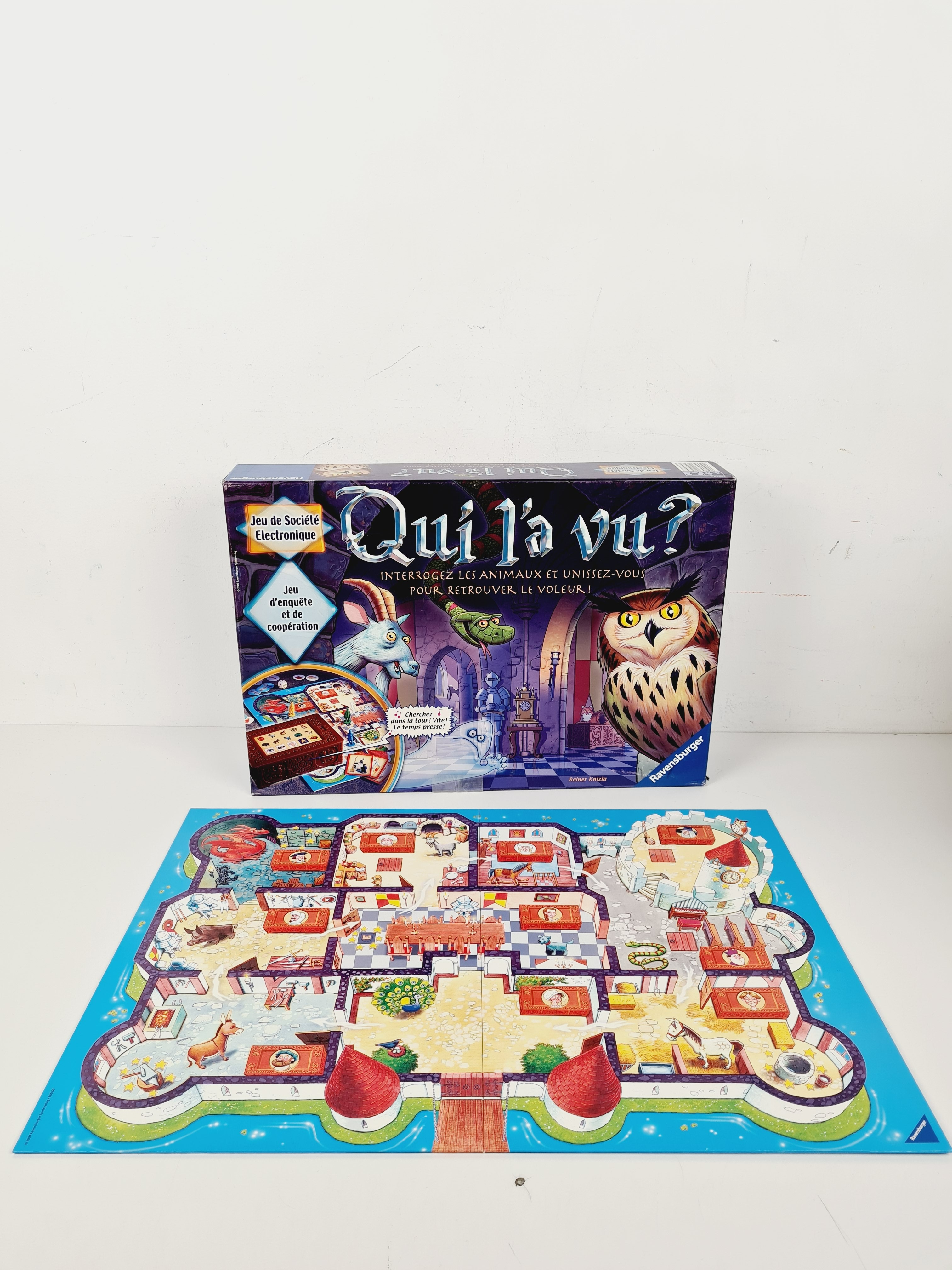 Voir photo 3 de Jeu d'enquête et de coopération - Qui là vu ? - Ravensburger - 6 ans + Jeu d'enquête et de coopération - Qui là vu ? - Ravensburger - 6 ans + Bon état reconditionné photo 3