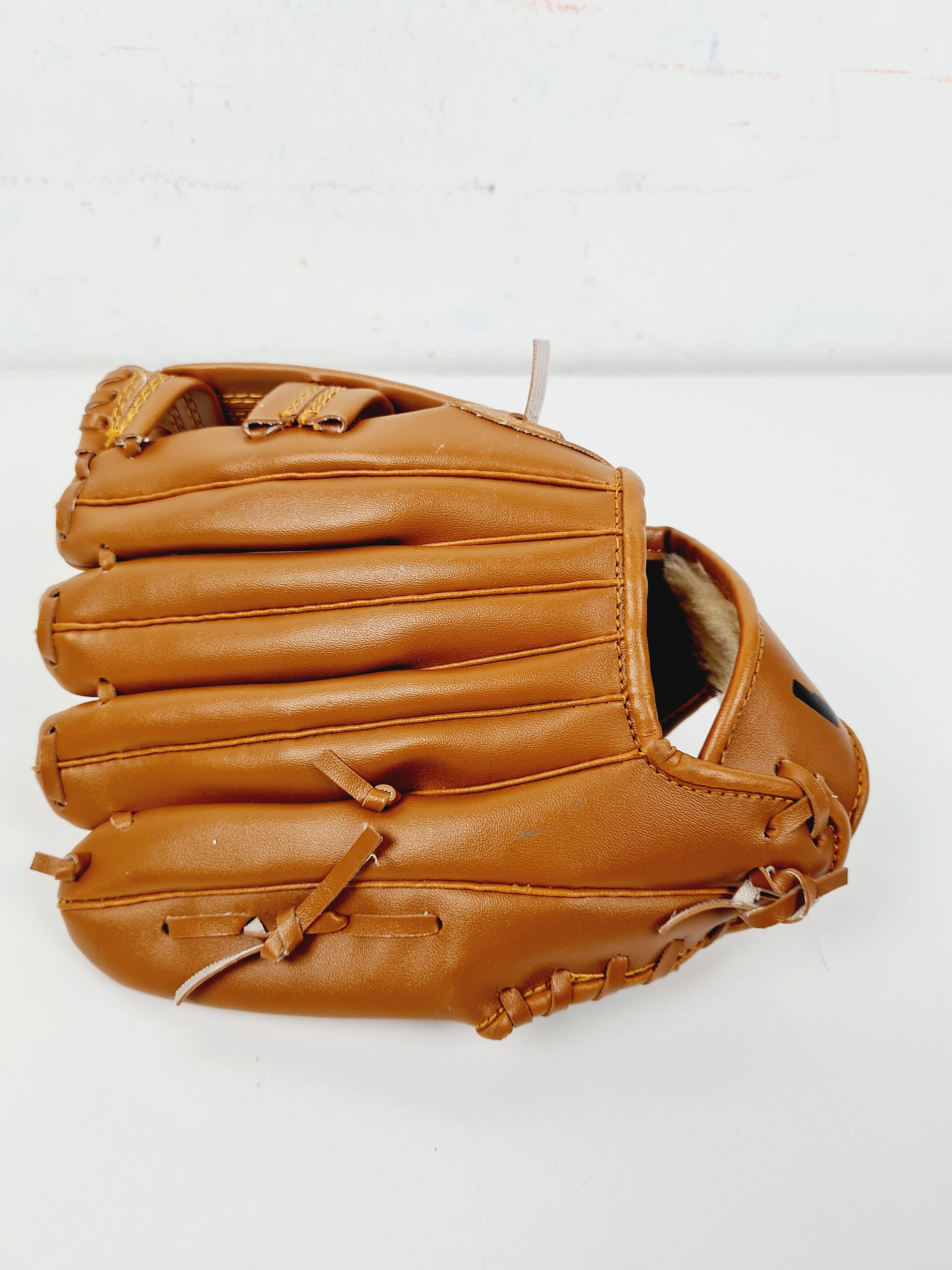 Voir photo 4 de Jeu d'extérieur - Gants Base-ball main gauche Taille : 11 en Couleur : Marron Jeu d'extérieur - Gants Base-ball main gauche Taille : 11 en Couleur : Marron Bon état reconditionné photo 4