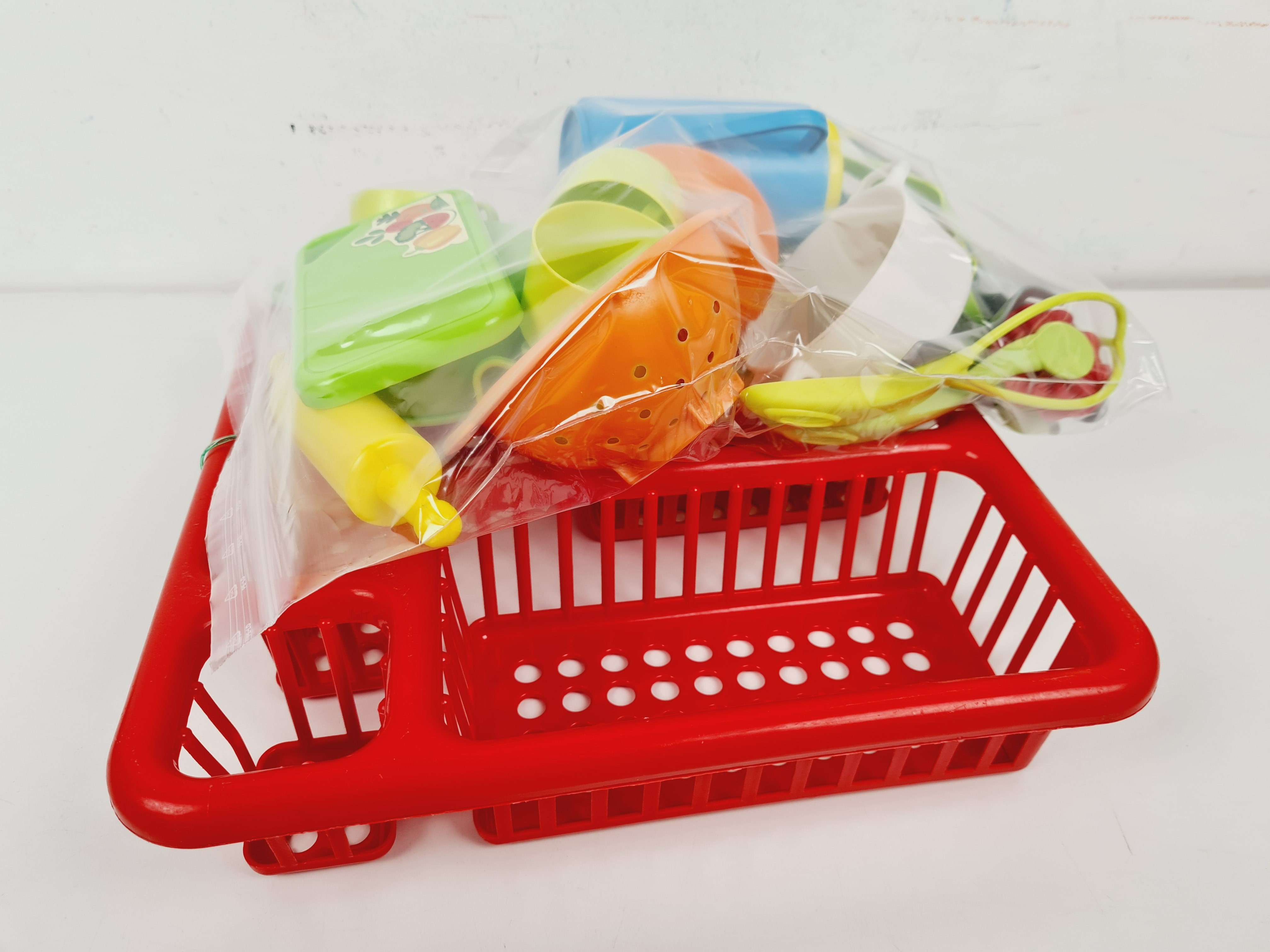 Voir photo 3 de Jeu d'imitation - Lots de dinette avec un égouttoir rouge en plastique Jeu d'imitation - Lots de dinette avec un égouttoir rouge en plastique Bon état reconditionné photo 3