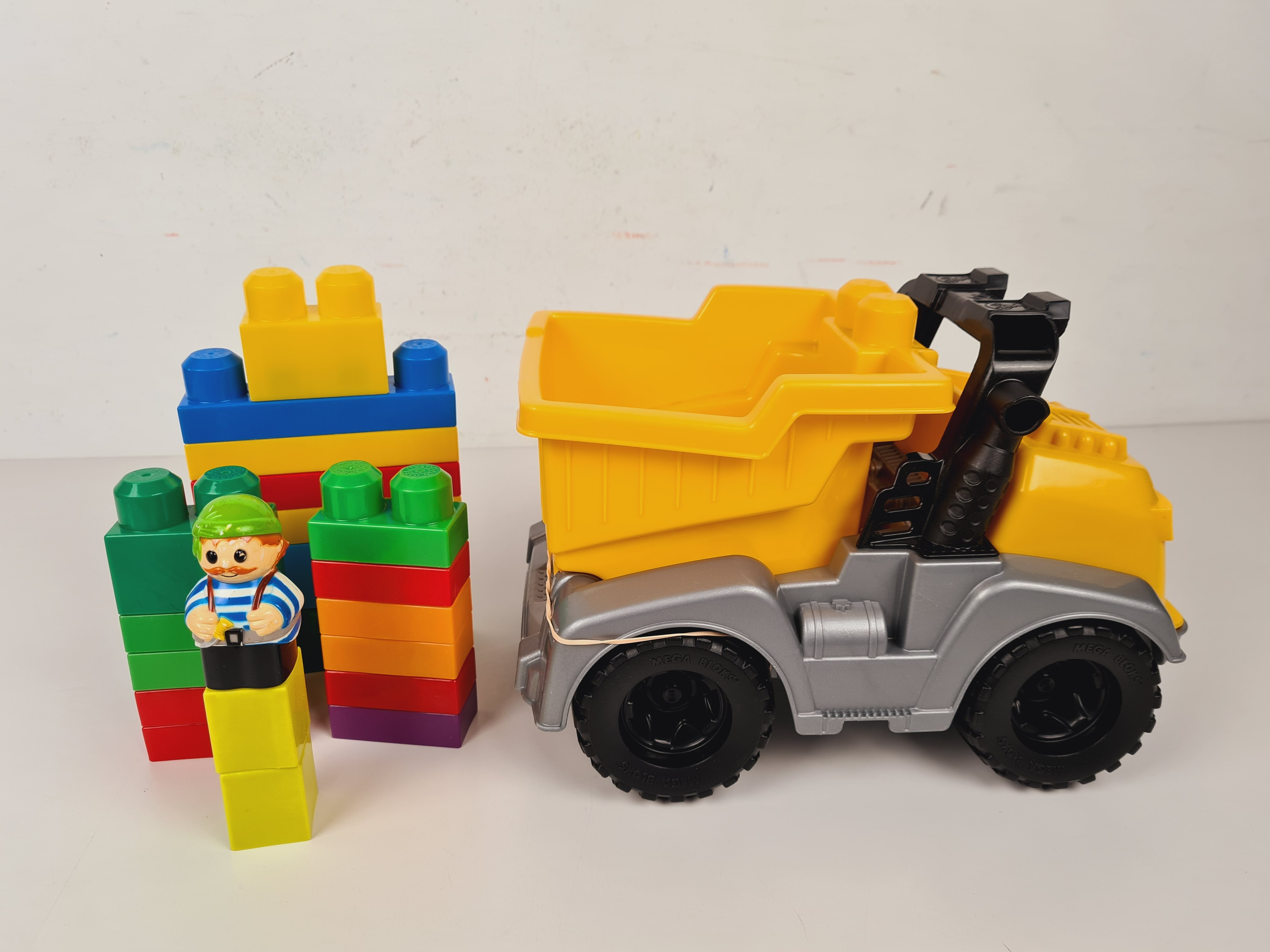 Voir photo 3 de Jeu de construction - Camion benne - Mega Bloks - 12 mois + Jeu de construction - Camion benne - Mega Bloks - 12 mois + Bon état reconditionné photo 3