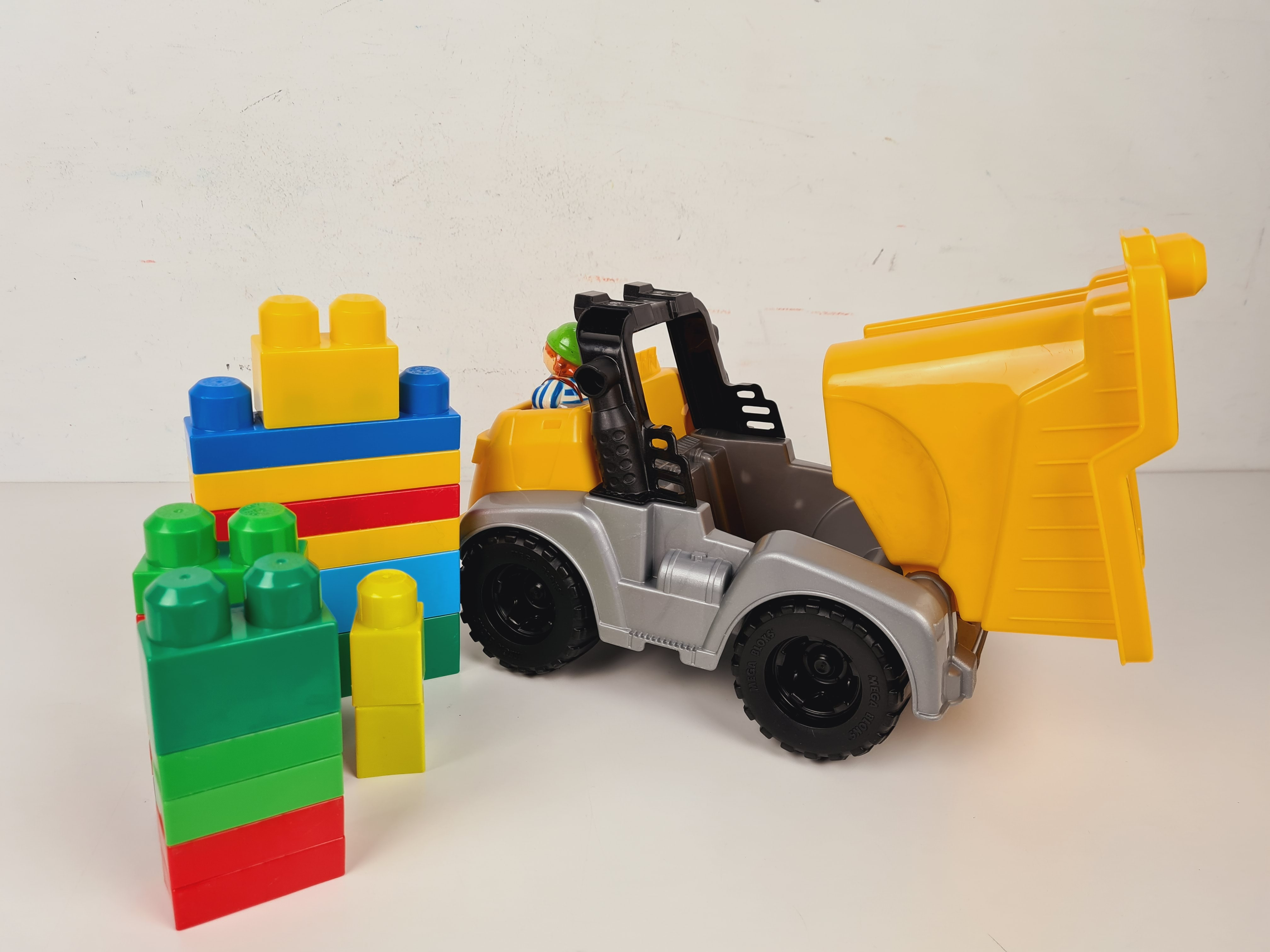 Voir photo 4 de Jeu de construction - Camion benne - Mega Bloks - 12 mois + Jeu de construction - Camion benne - Mega Bloks - 12 mois + Bon état reconditionné photo 4