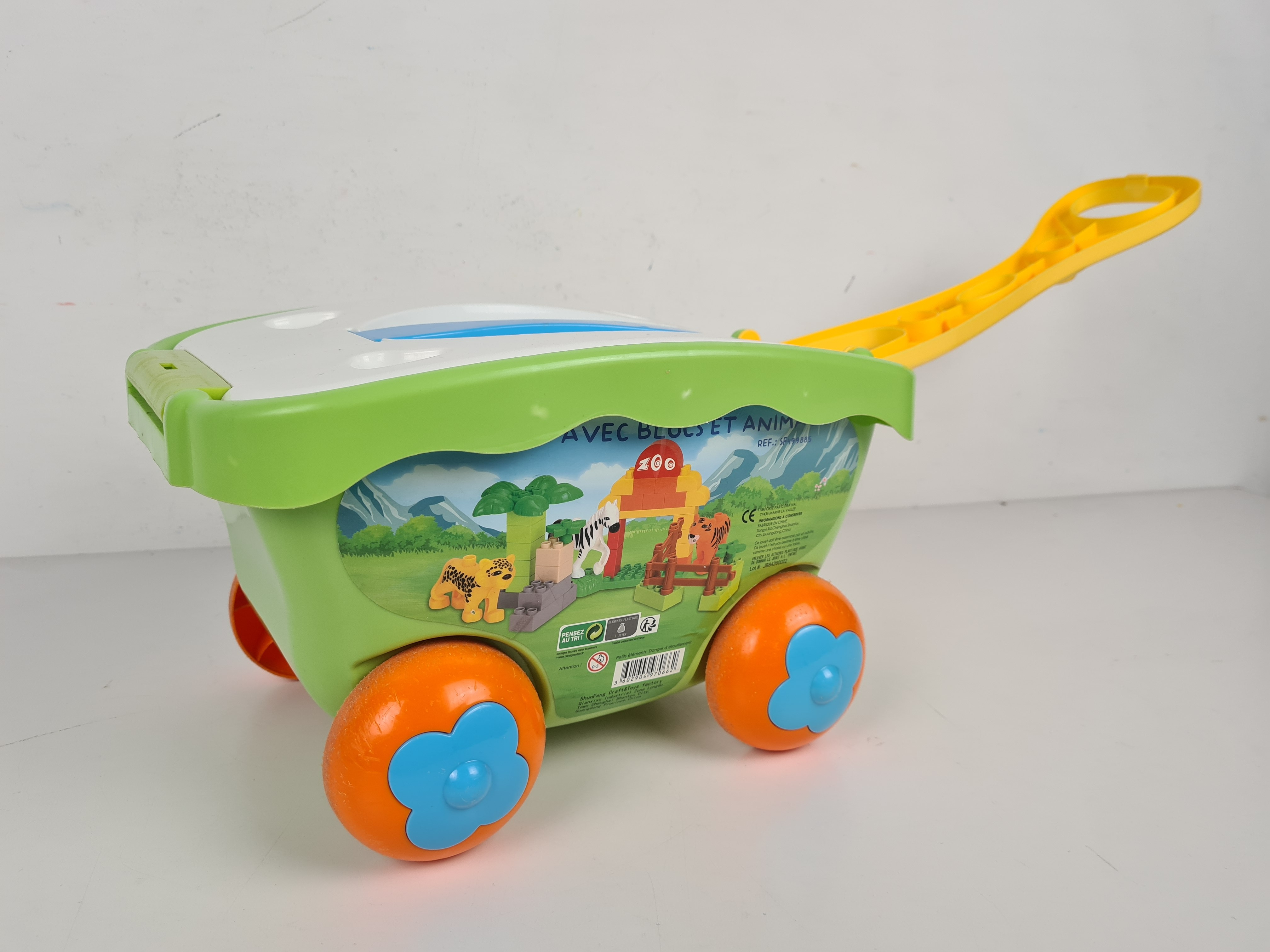 Voir photo 4 de Jeu de construction - Chariot avec blocs et animaux - 3 ans + Jeu de construction - Chariot avec blocs et animaux - 3 ans + Bon état reconditionné photo 4