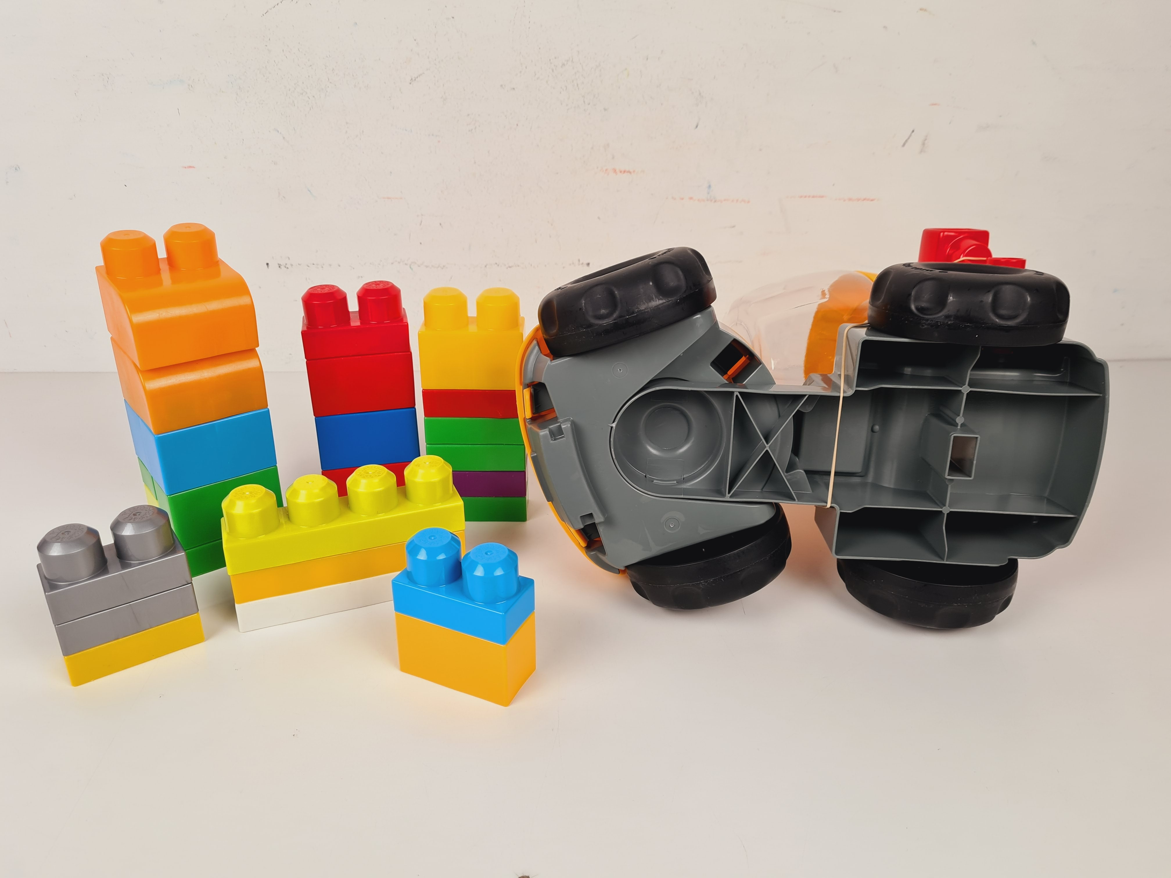 Voir photo 5 de Jeu de construction - VÉHICULE BÉTONNIÈRE CAT - Mega Bloks - 12 mois + Jeu de construction - VÉHICULE BÉTONNIÈRE CAT - Mega Bloks - 12 mois + Bon état reconditionné photo 5
