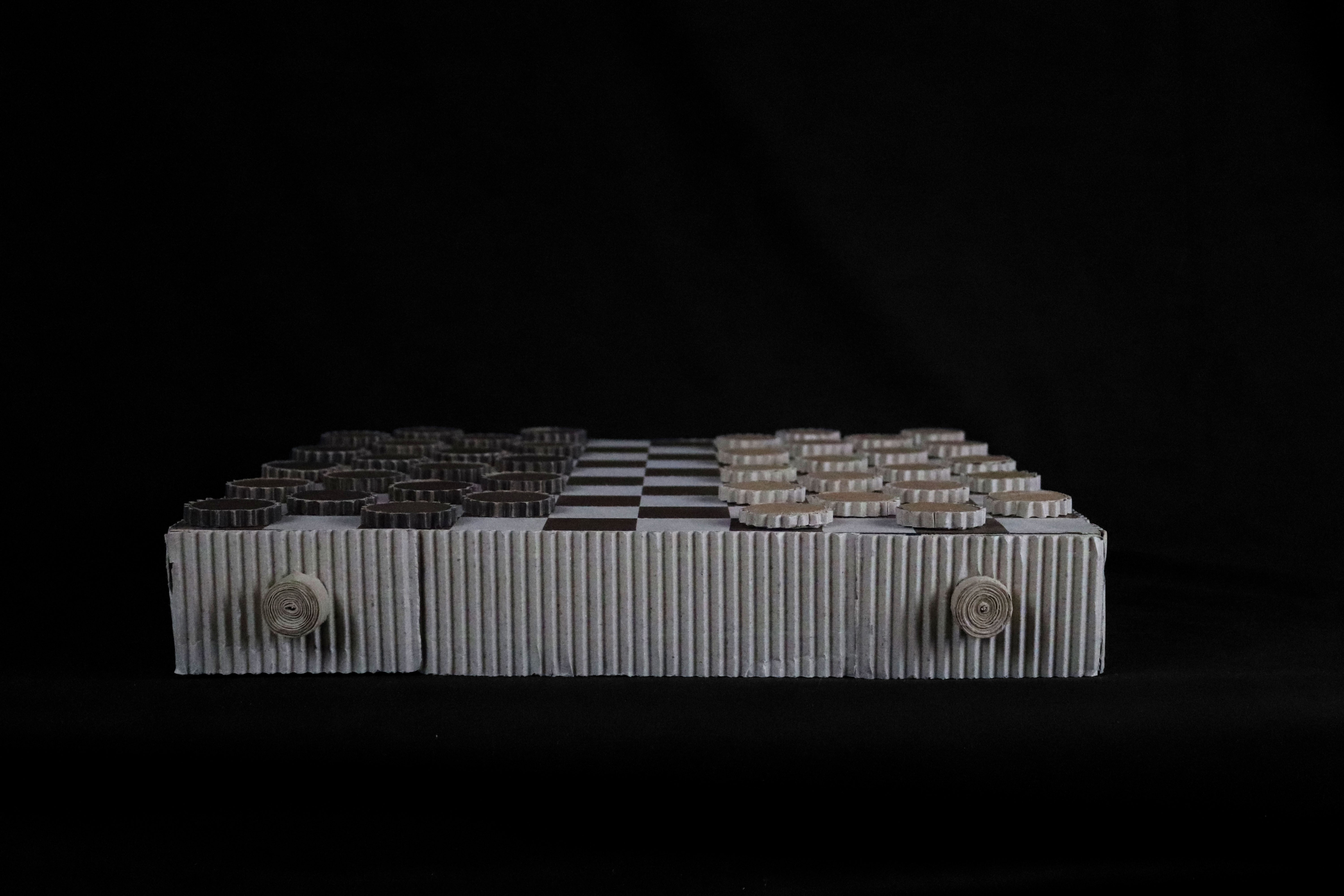 Voir photo 2 de Jeu de dames en carton recyclé naturel et ciré - TRËMA Jeu de dames en carton recyclé naturel et ciré - TRËMA Parfait état reconditionné photo 2