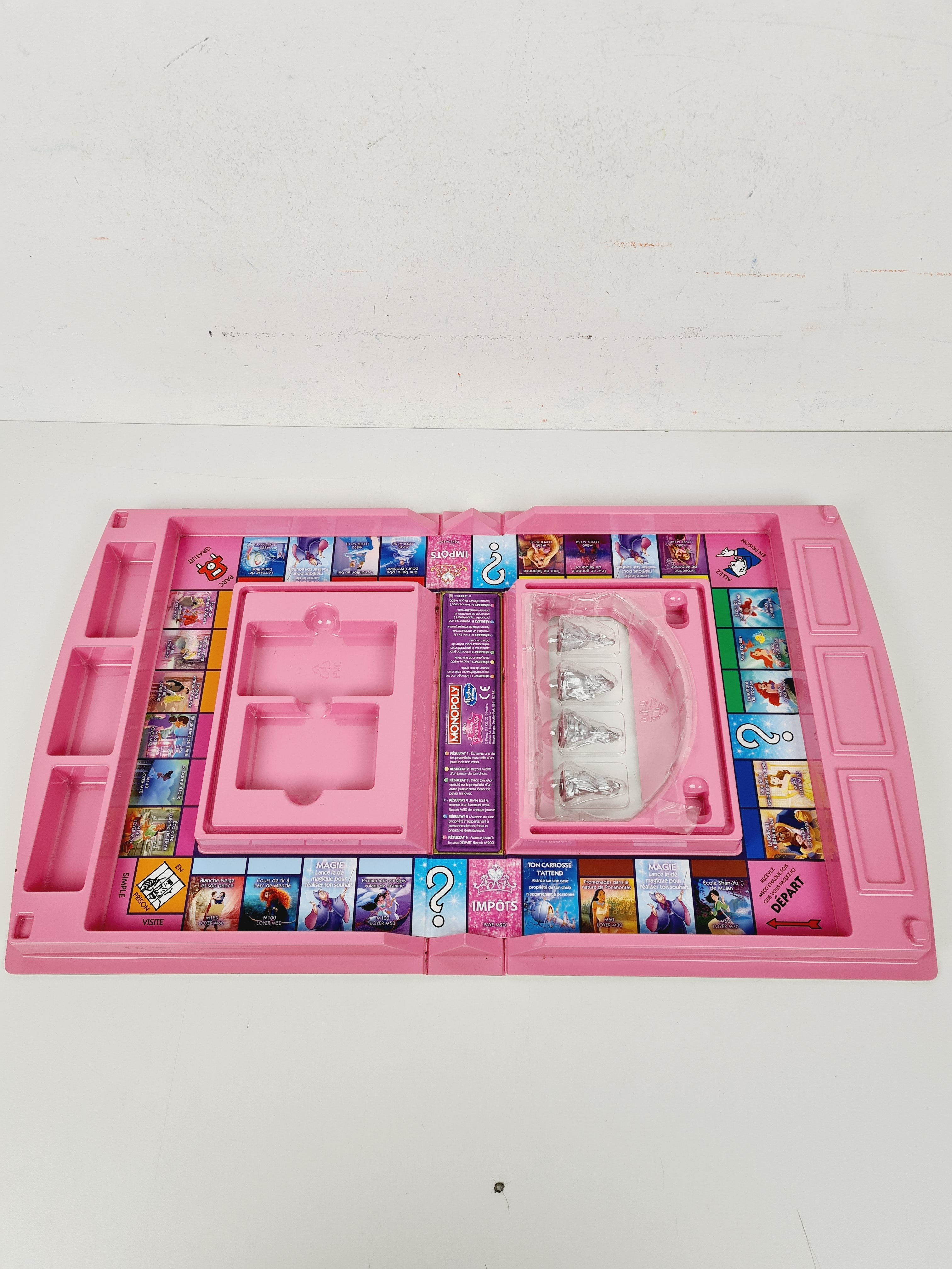 Voir photo 3 de Jeu de gestion des ressources - Monopoly Disney Princesses - Hasbro Gaming - 8 ans+ Jeu de gestion des ressources - Monopoly Disney Princesses - Hasbro Gaming - 8 ans+ Bon état reconditionné photo 3