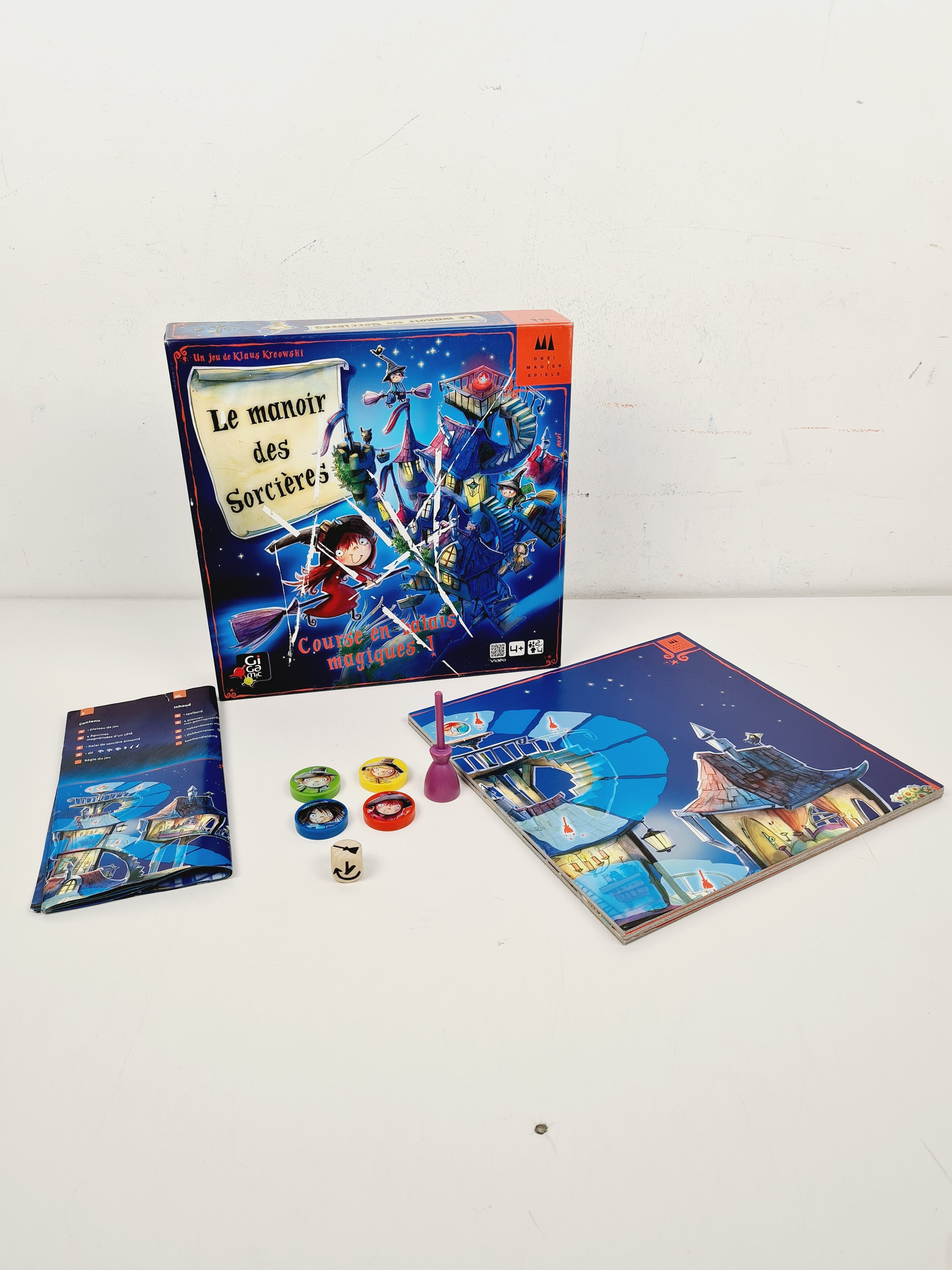 Voir photo 2 de Jeu de parcours cours - Le manoir des sorcières - Gigamic - 4 ans + Jeu de parcours cours - Le manoir des sorcières - Gigamic - 4 ans + Bon état reconditionné photo 2