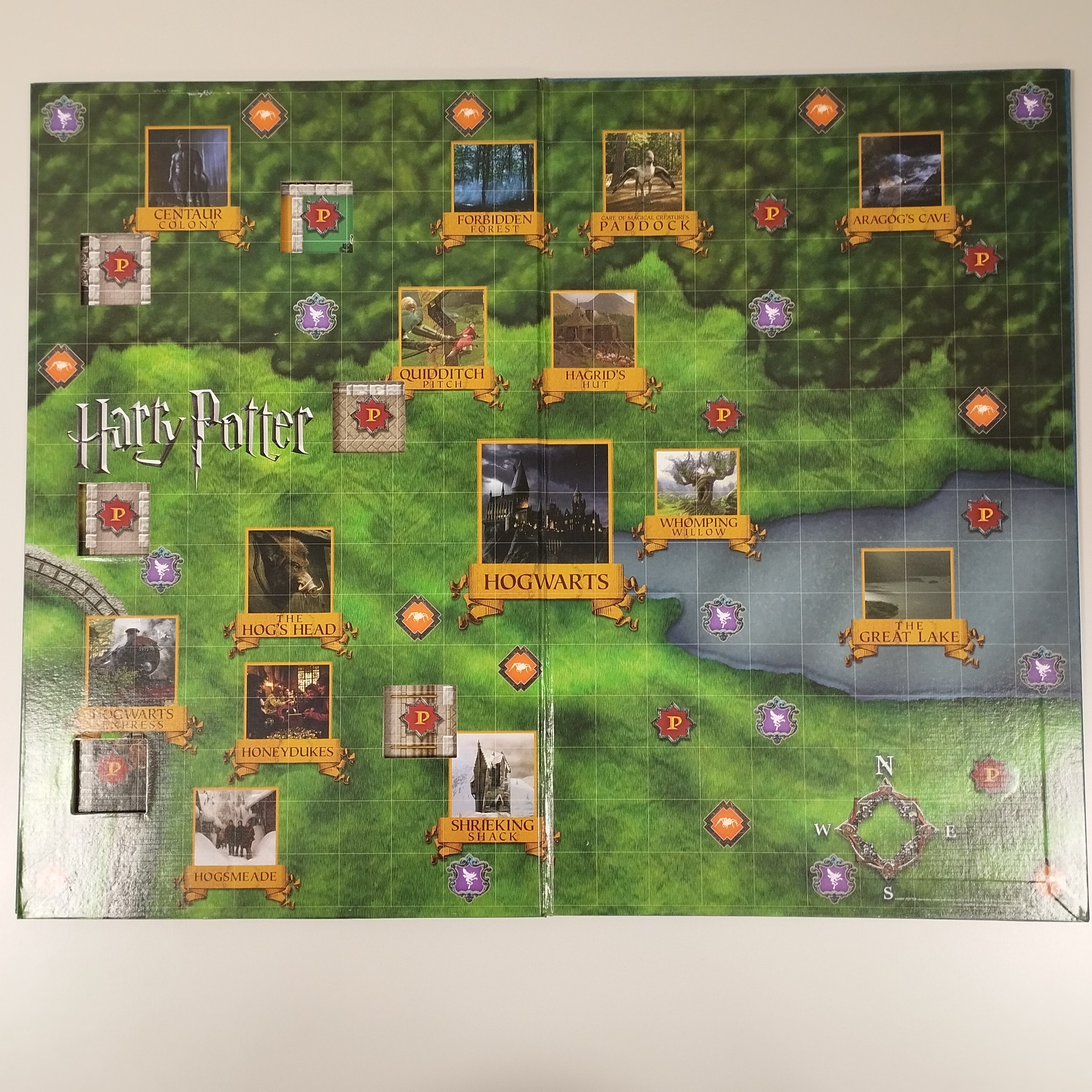 Voir photo 4 de Jeu de plateau Harry Potter - Magical Beasts Jeu de plateau Harry Potter - Magical Beasts Parfait état reconditionné photo 4