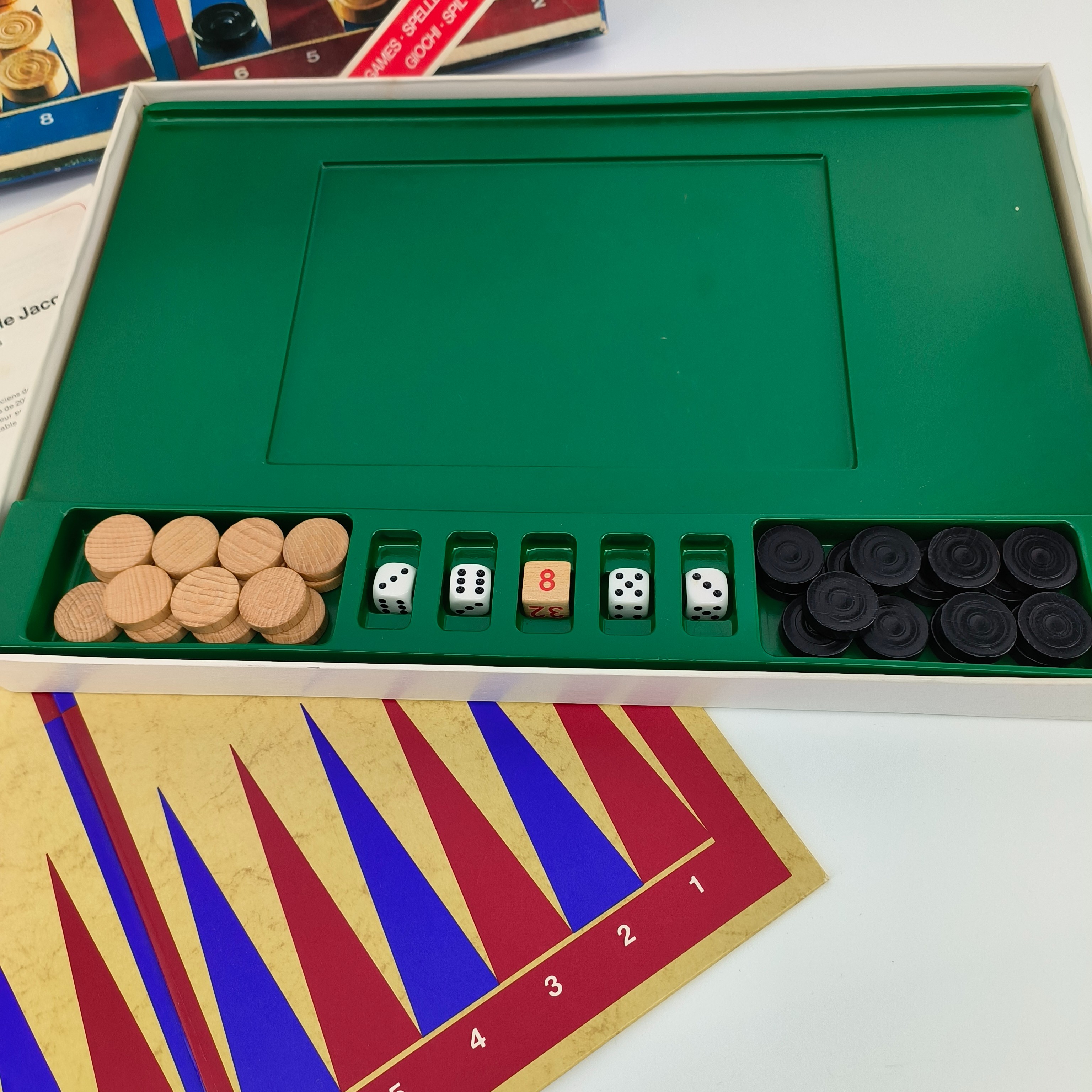 Voir photo 3 de Jeu de société-Backgammon-vintage-à partir de 8 ans Jeu de société-Backgammon-vintage-à partir de 8 ans Très bon état reconditionné photo 3