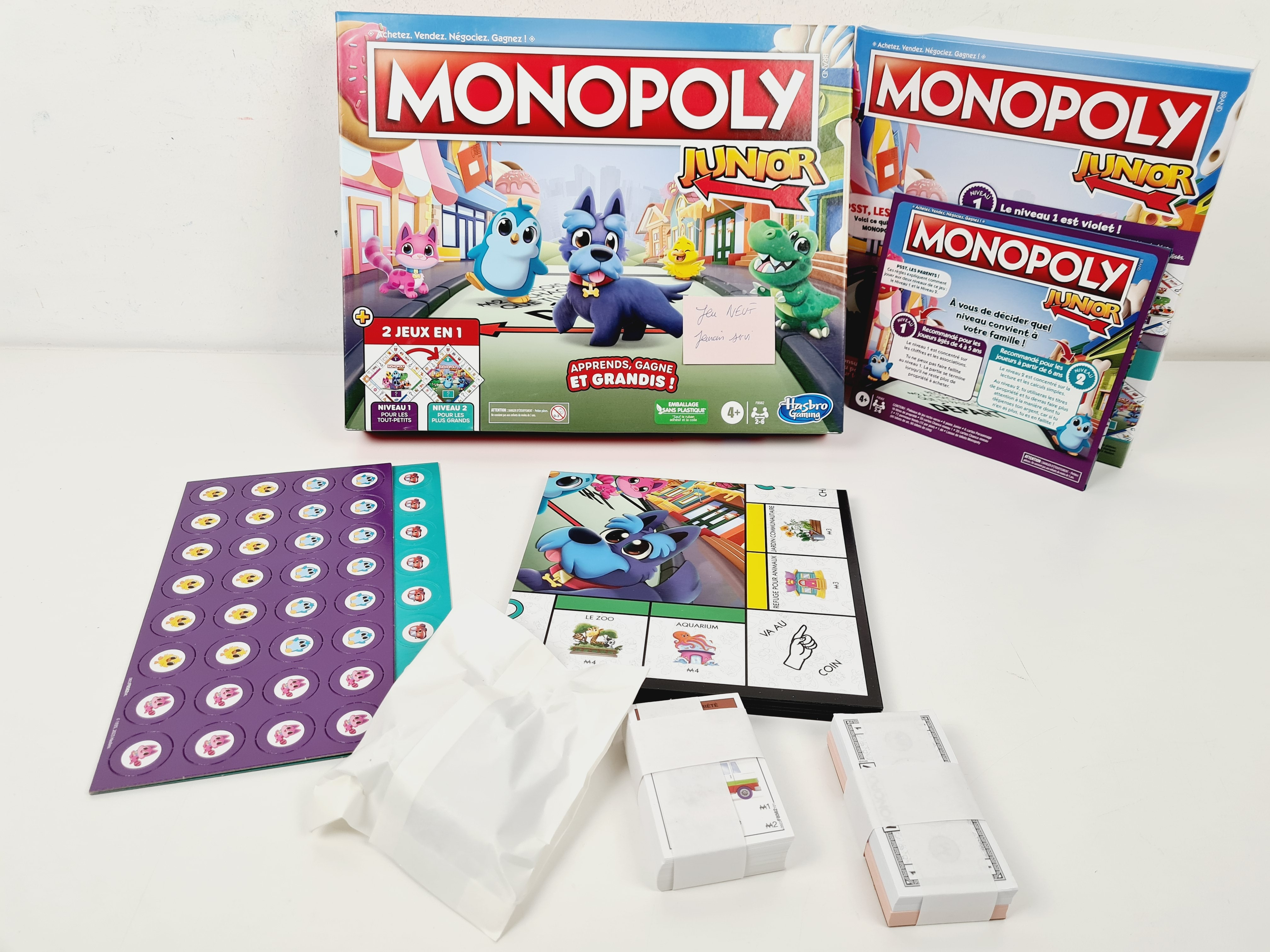Voir photo 4 de Jeu de société - Monopoly junior - 2 jeux en 1 - Hasbro - 4ans et + Jeu de société - Monopoly junior - 2 jeux en 1 - Hasbro - 4ans et + reconditionné photo 4
