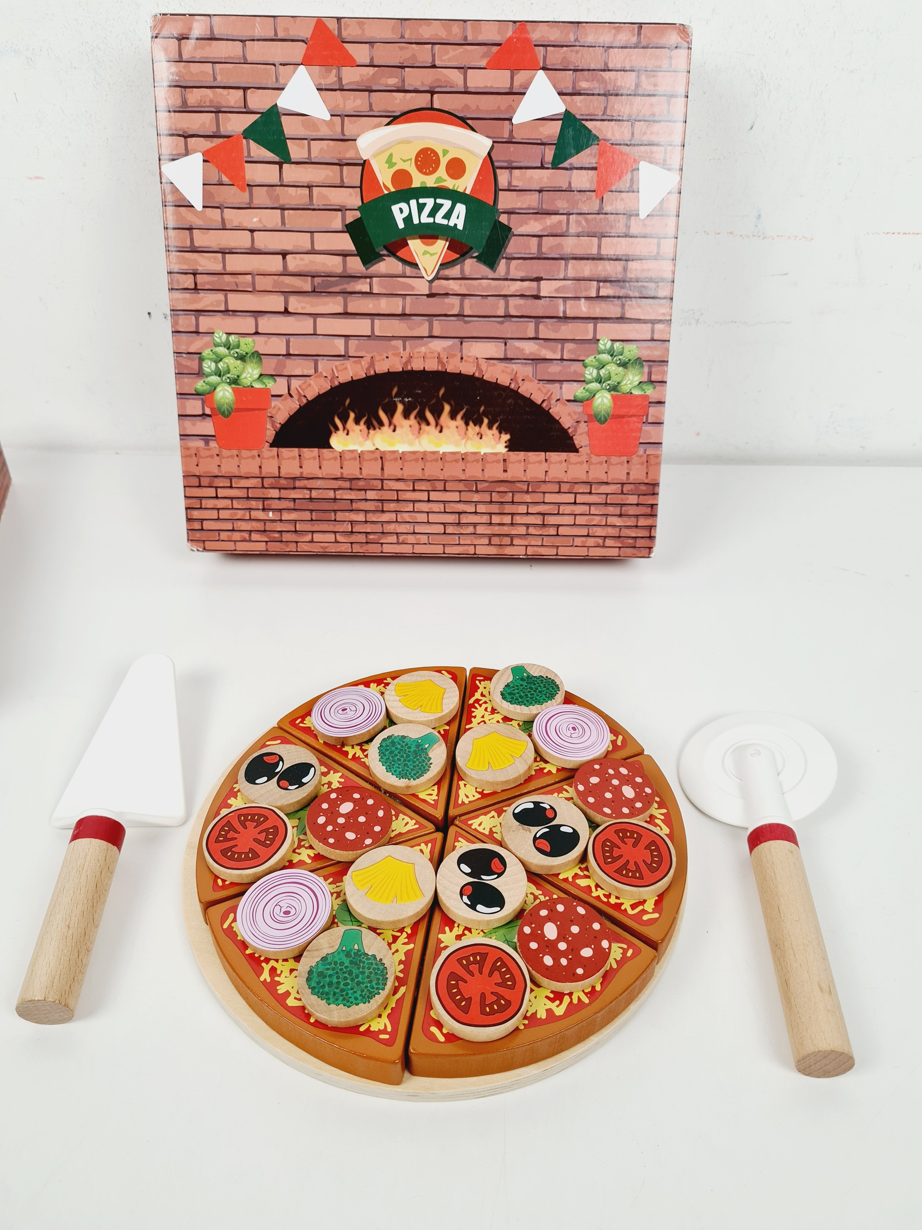 Voir photo 2 de Jeu en bois - Set Pizza en bois - 4 ans + Jeu en bois - Set Pizza en bois - 4 ans + Bon état reconditionné photo 2