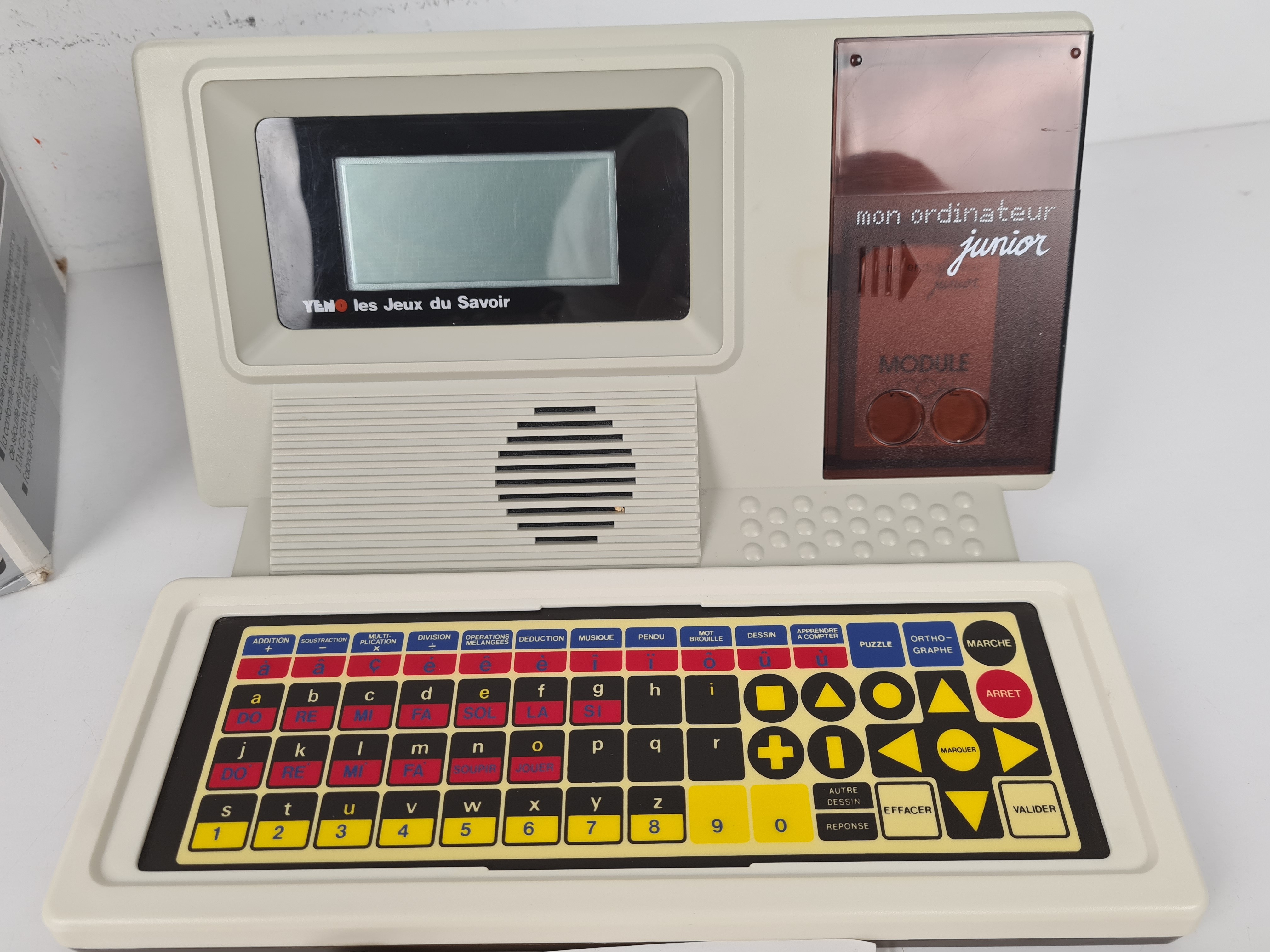 Voir photo 2 de Jeux de éducatif Ancien - Mon ordinateur Junior - Yeno les jeux du savior - 5 ans+ Jeux de éducatif Ancien - Mon ordinateur Junior - Yeno les jeux du savior - 5 ans+ Bon état reconditionné photo 2