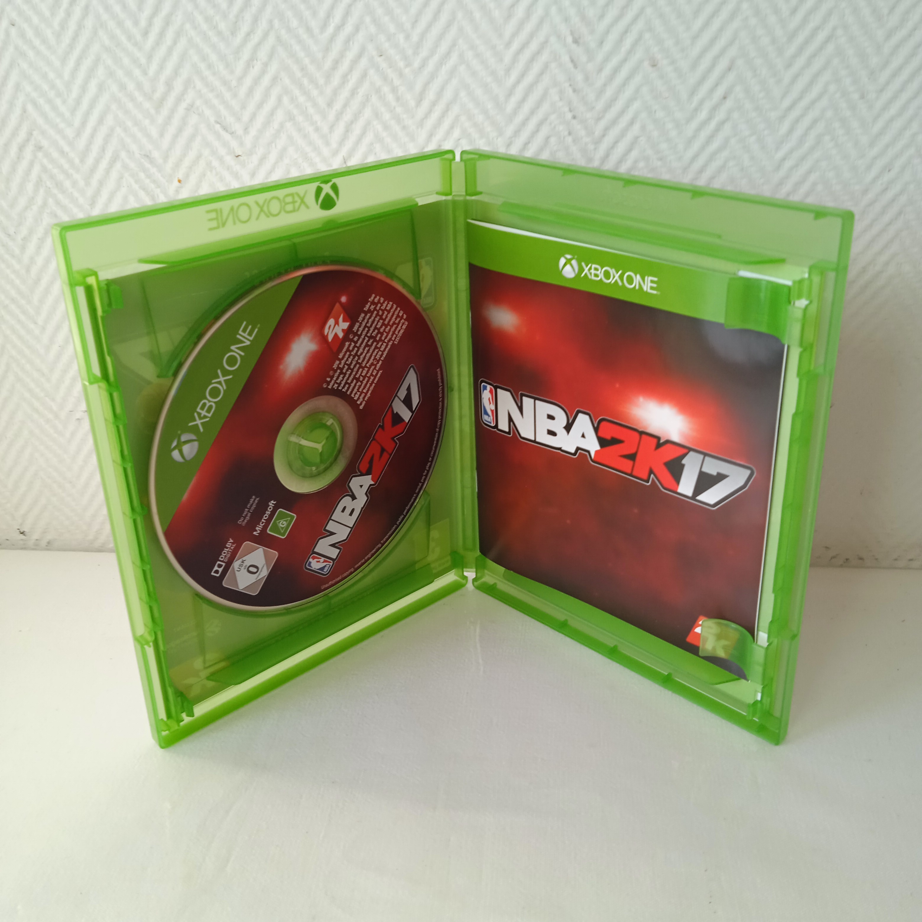 Voir photo 3 de Jeux XBOX ONE Lot de 3 Jeux XBOX ONE Lot de 3 Bon état reconditionné photo 3