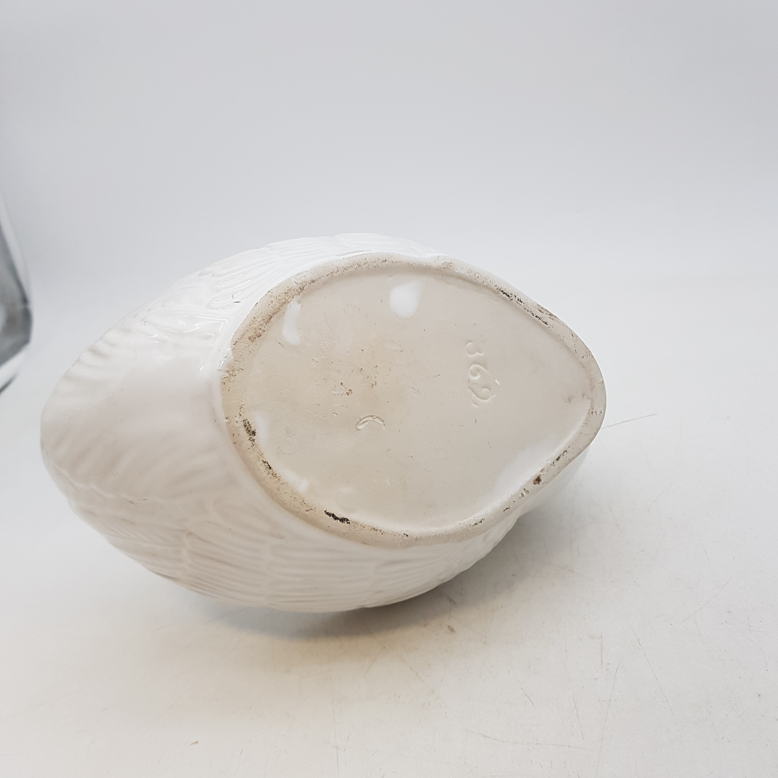 Voir photo 4 de Joli cache-pot / vide-poche en céramique, en forme de cygne Joli cache-pot / vide-poche en céramique, en forme de cygne Bon état reconditionné photo 4