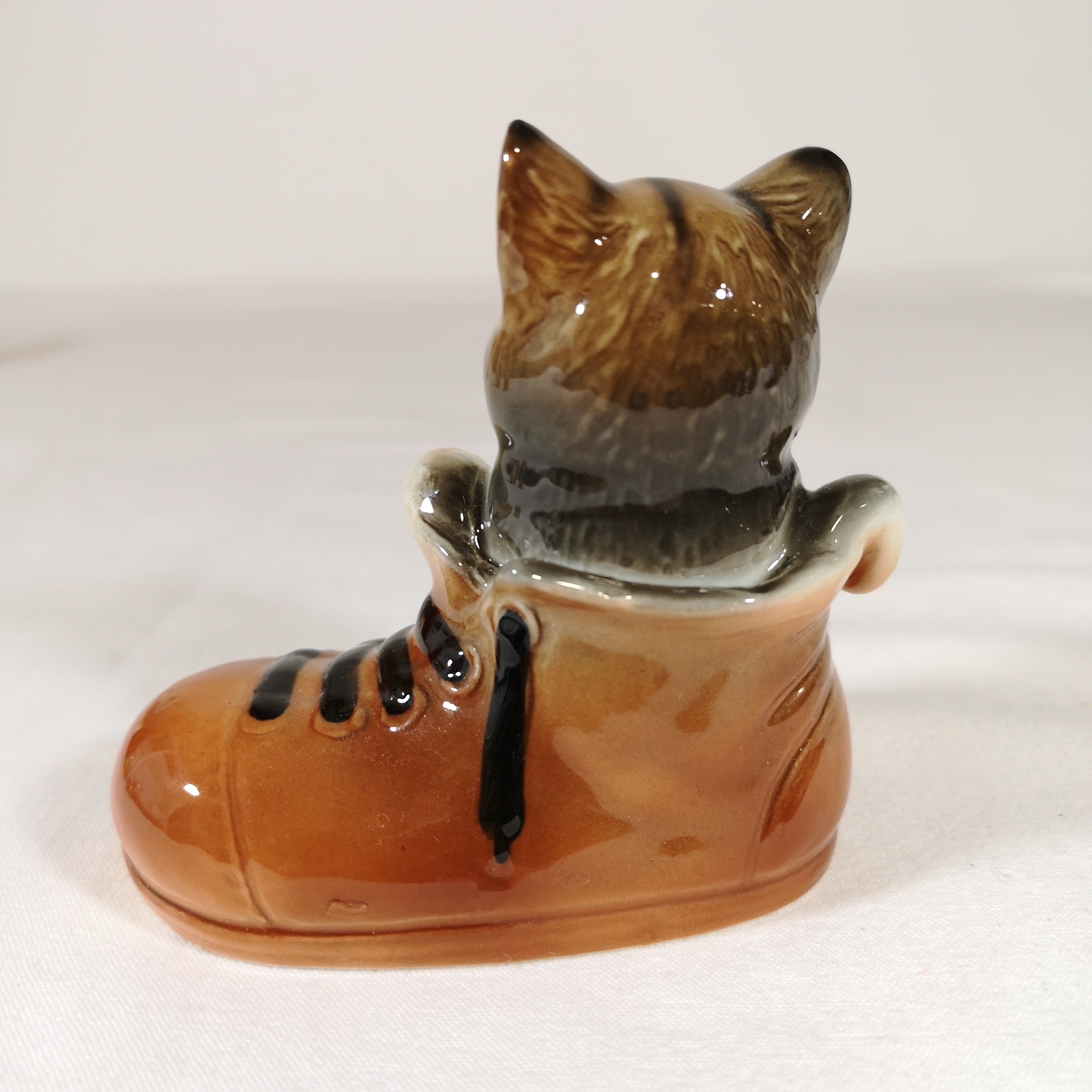 Voir photo 7 de Joli Lot de cinq chats en porcelaine Joli Lot de cinq chats en porcelaine Très bon état reconditionné photo 7