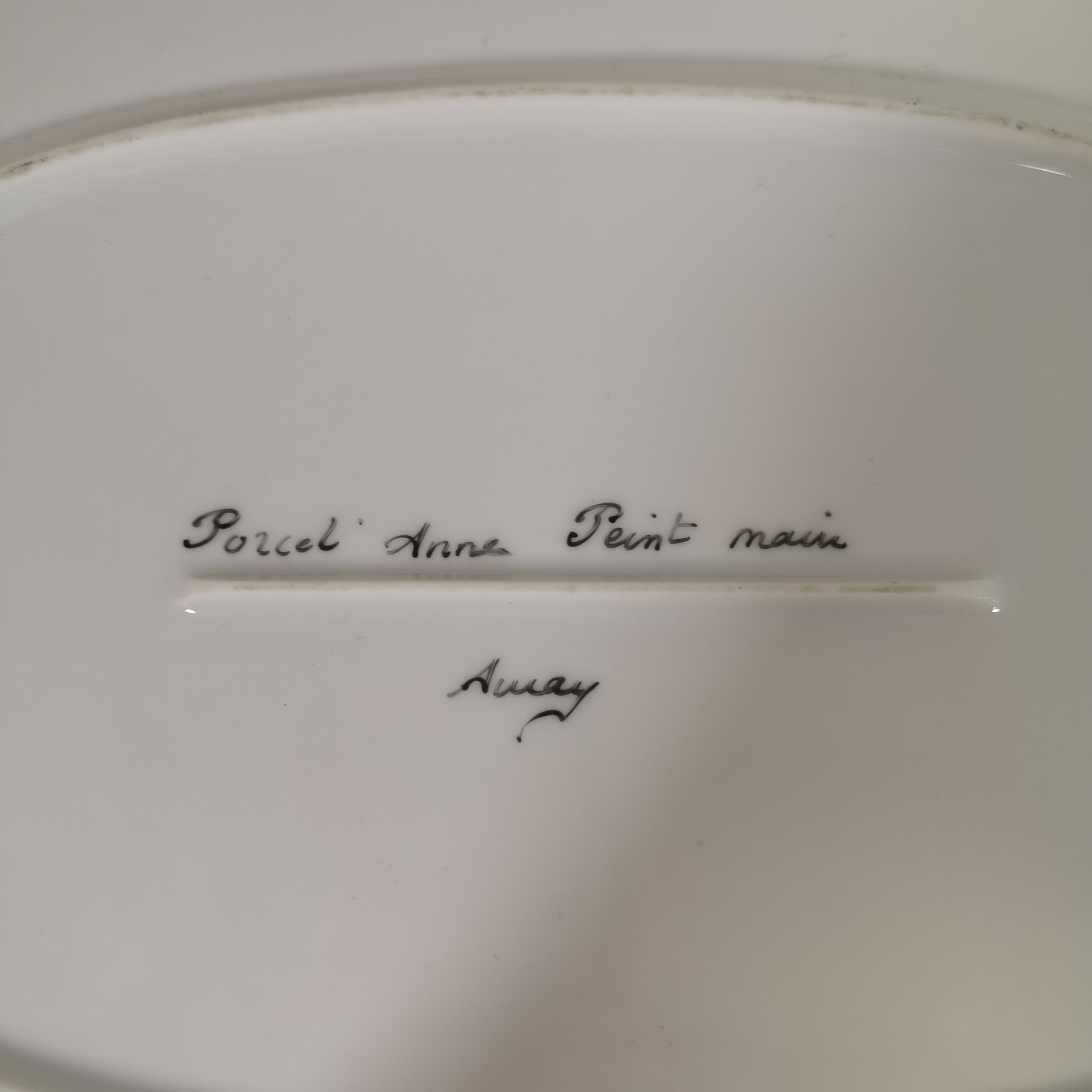 Voir photo 4 de Joli plat à gâteau en porcelaine peinte à la main Joli plat à gâteau en porcelaine peinte à la main reconditionné photo 4