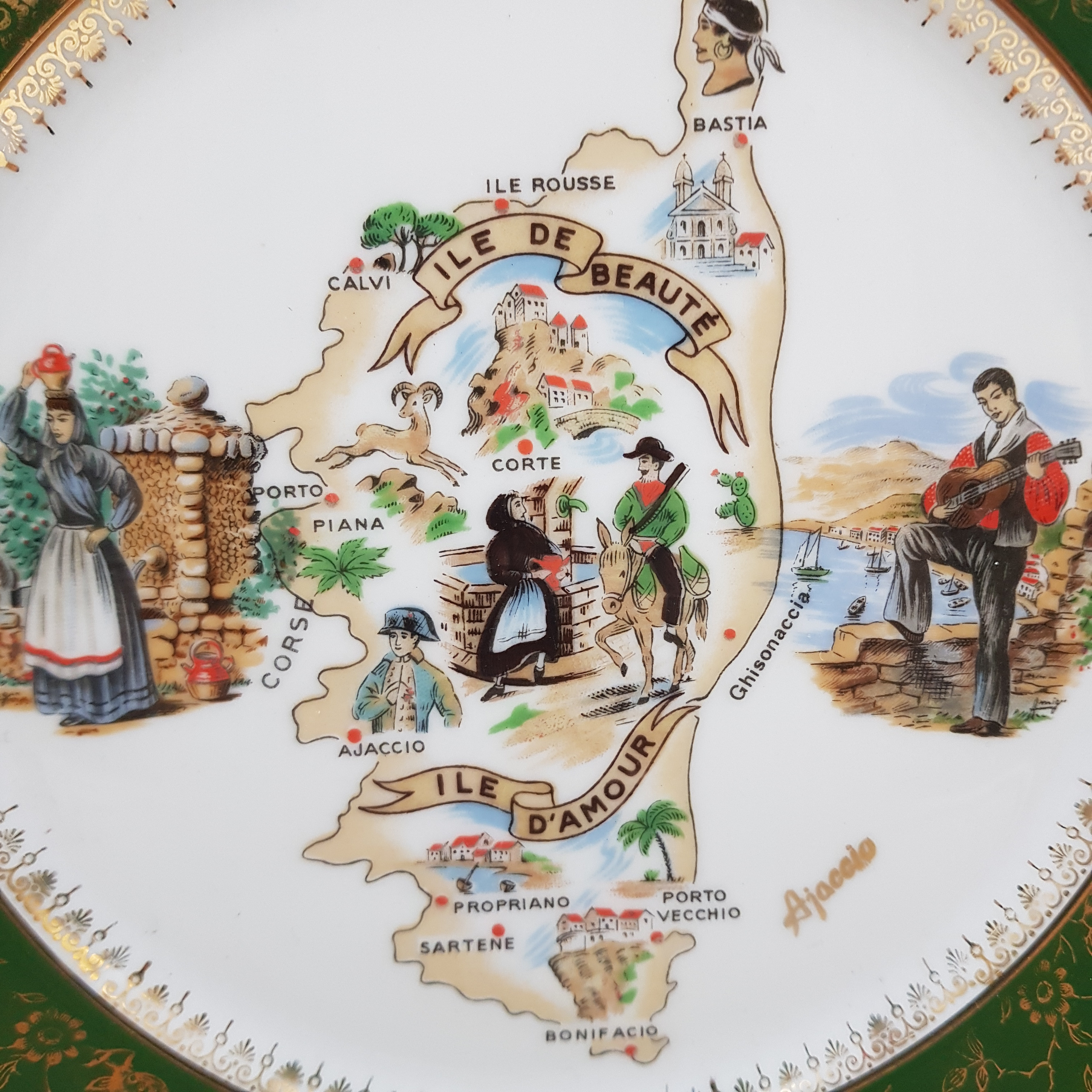 Voir photo 2 de Jolie assiette décorative Porcelaine de Luxe - Fabriquée en France Jolie assiette décorative Porcelaine de Luxe - Fabriquée en France Bon état reconditionné photo 2