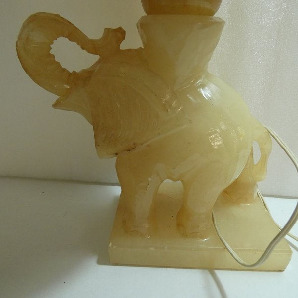 Voir photo 4 de Jolie lampe éléphant en albâtre Jolie lampe éléphant en albâtre Bon état reconditionné photo 4