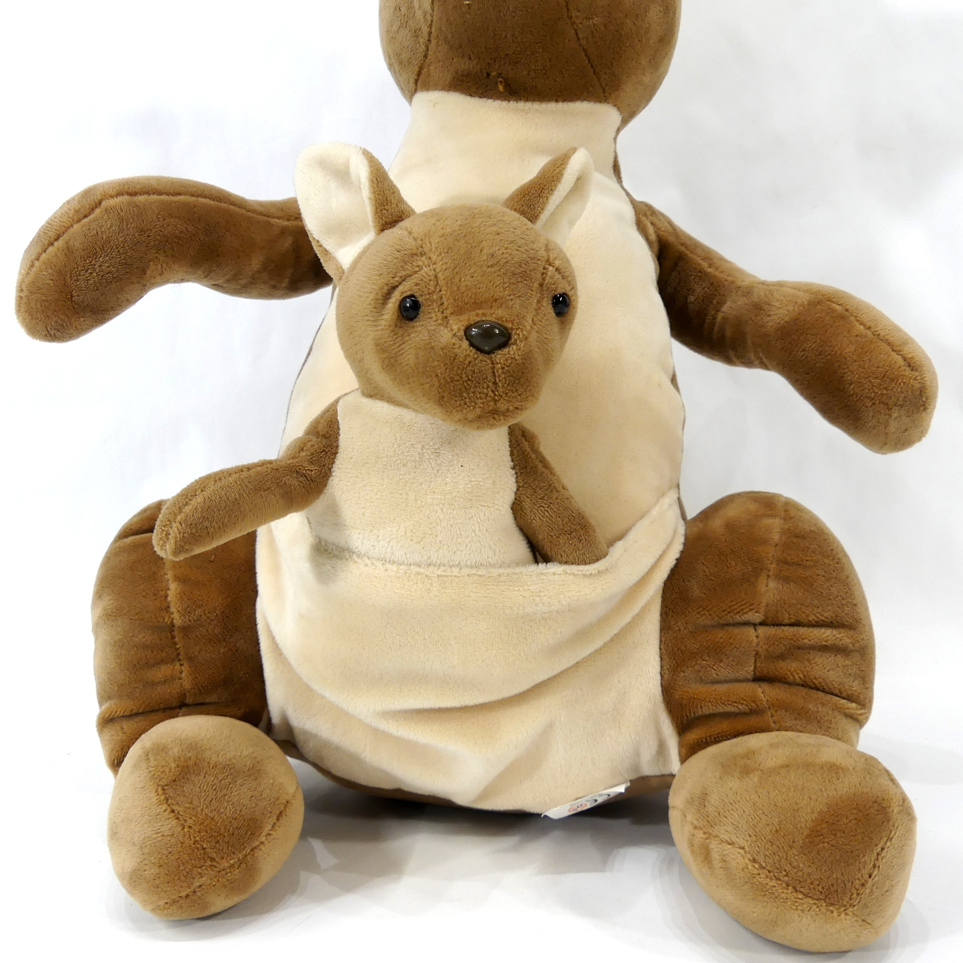 Voir photo 3 de Jolie peluche kangourou avec son bébé Jolie peluche kangourou avec son bébé Bon état reconditionné photo 3