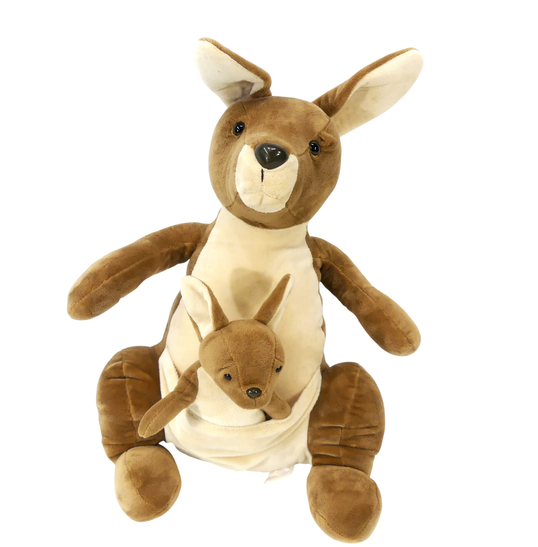 Jolie peluche kangourou avec son bébé Bon état - 10,00 € Jolie peluche kangourou avec son bébé Bon état reconditionné disponible sur Label Emmaüs