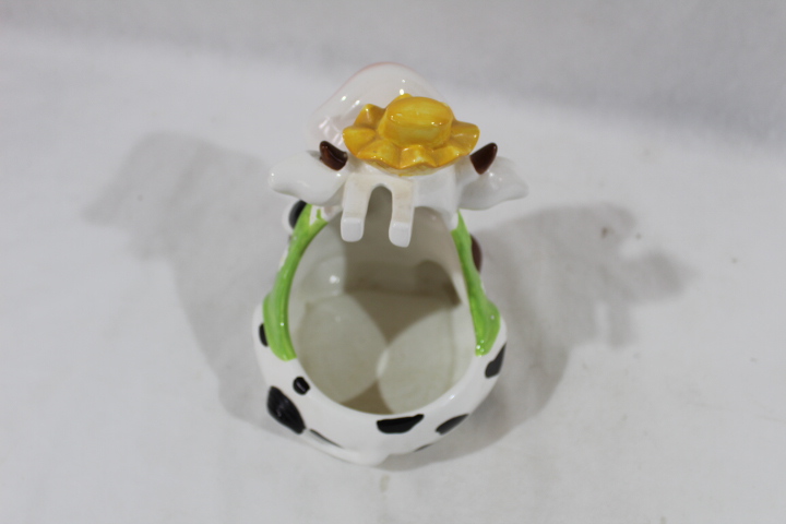 Voir photo 3 de Jolie poterie vache toilette Jolie poterie vache toilette Très bon état reconditionné photo 3