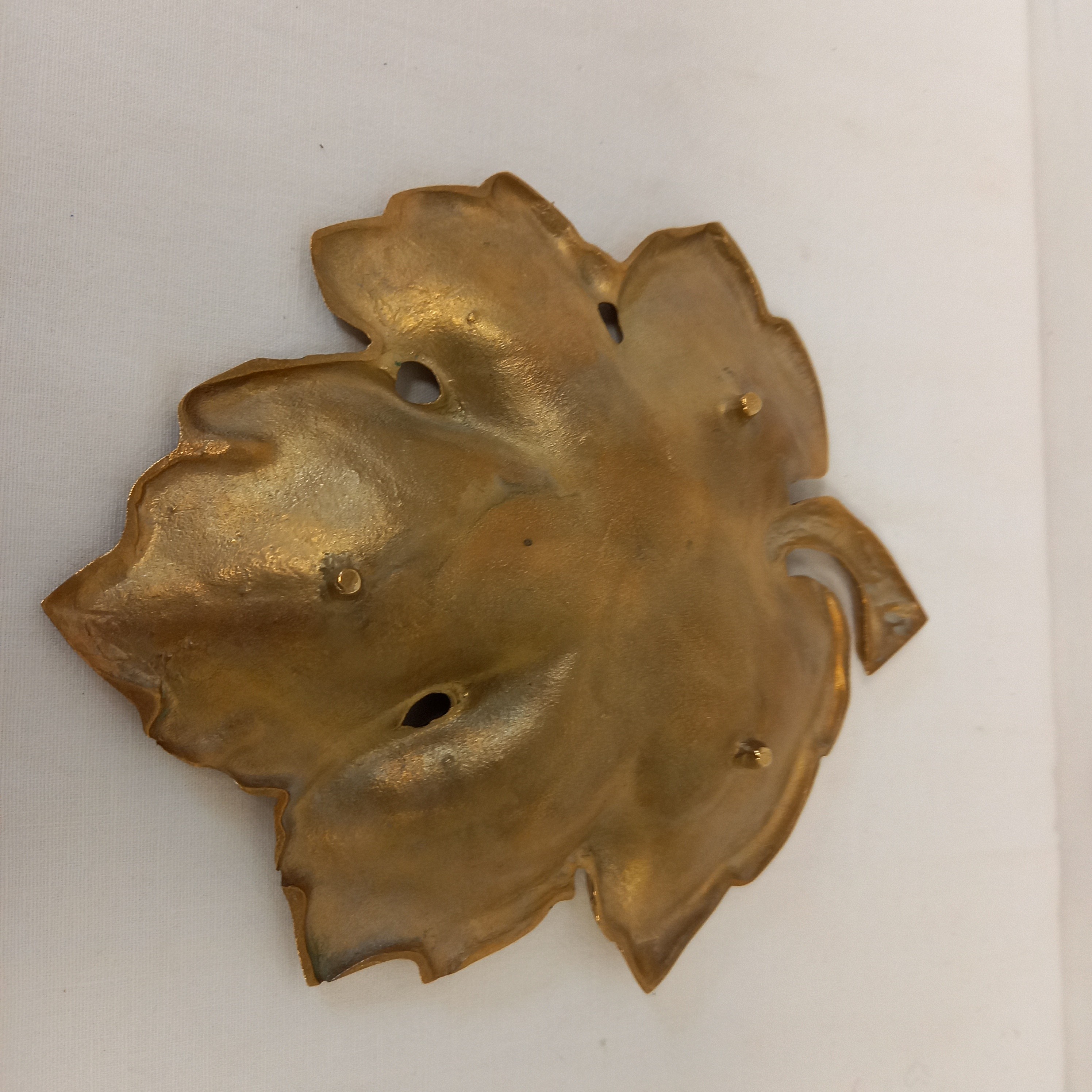Voir photo 6 de Jolie Vide Poche .Forme de Feuille en Laiton . Année 50 Jolie Vide Poche .Forme de Feuille en Laiton . Année 50 Bon état reconditionné photo 6