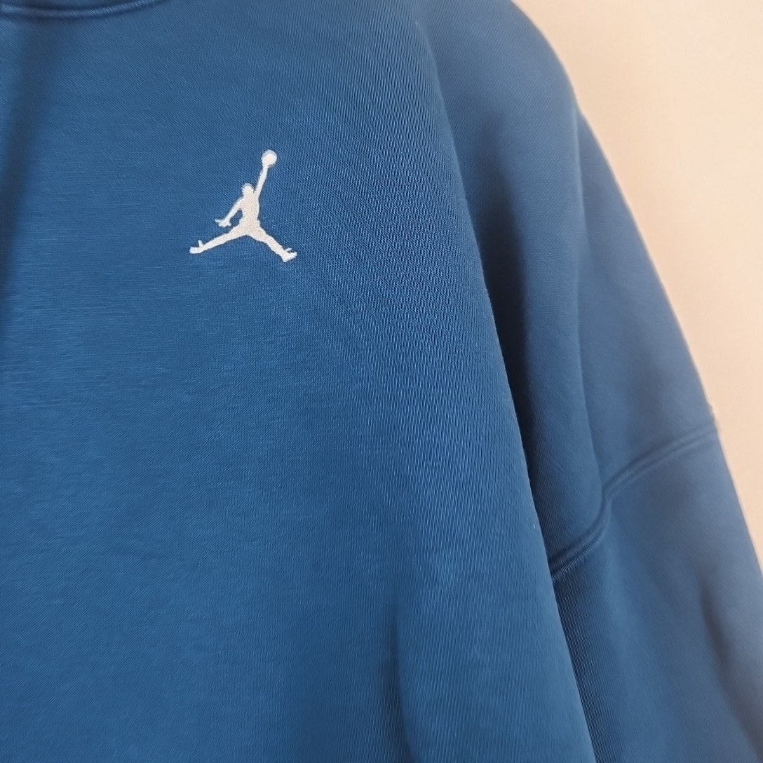 Jordan - Sweat capuche bleu - Taille M mesures Poitrine= 58 Longueur=55 cm Très bon état reconditionné photo 2
