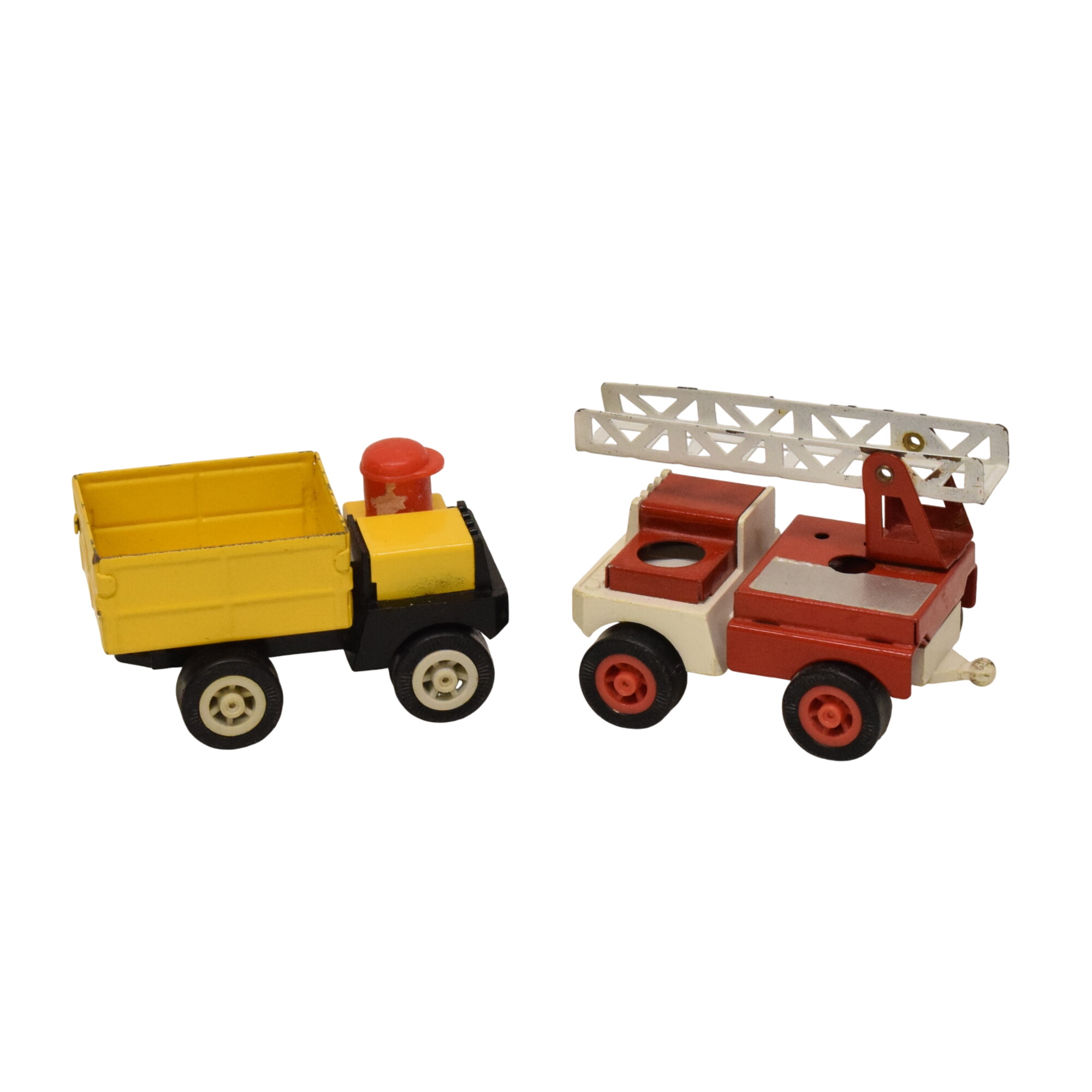 Jouet camion de pompier et camion benne KOSTO modèle déposé fabriqué en France État correct - 10,00 € Jouet camion de pompier et camion benne KOSTO modèle déposé fabriqué en France État correct reconditionné disponible sur Label Emmaüs