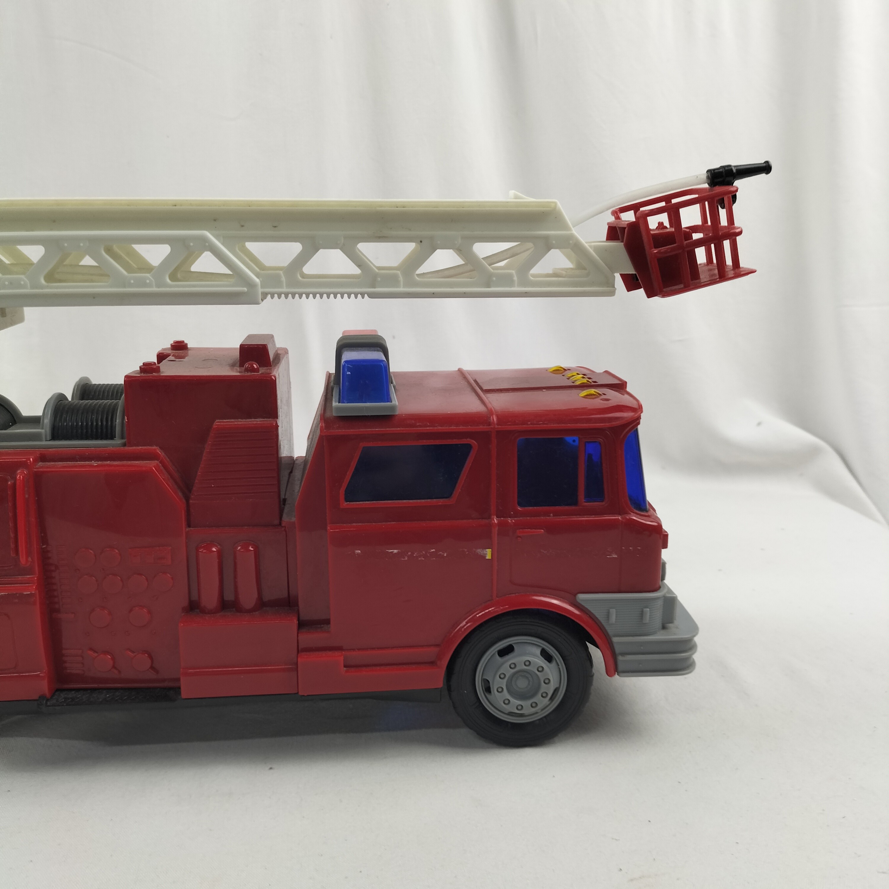 Voir photo 10 de Jouet camion de pompier miniature décoratif (testé non fonctionnel) Jouet camion de pompier miniature décoratif (testé non fonctionnel) Bon état reconditionné photo 10
