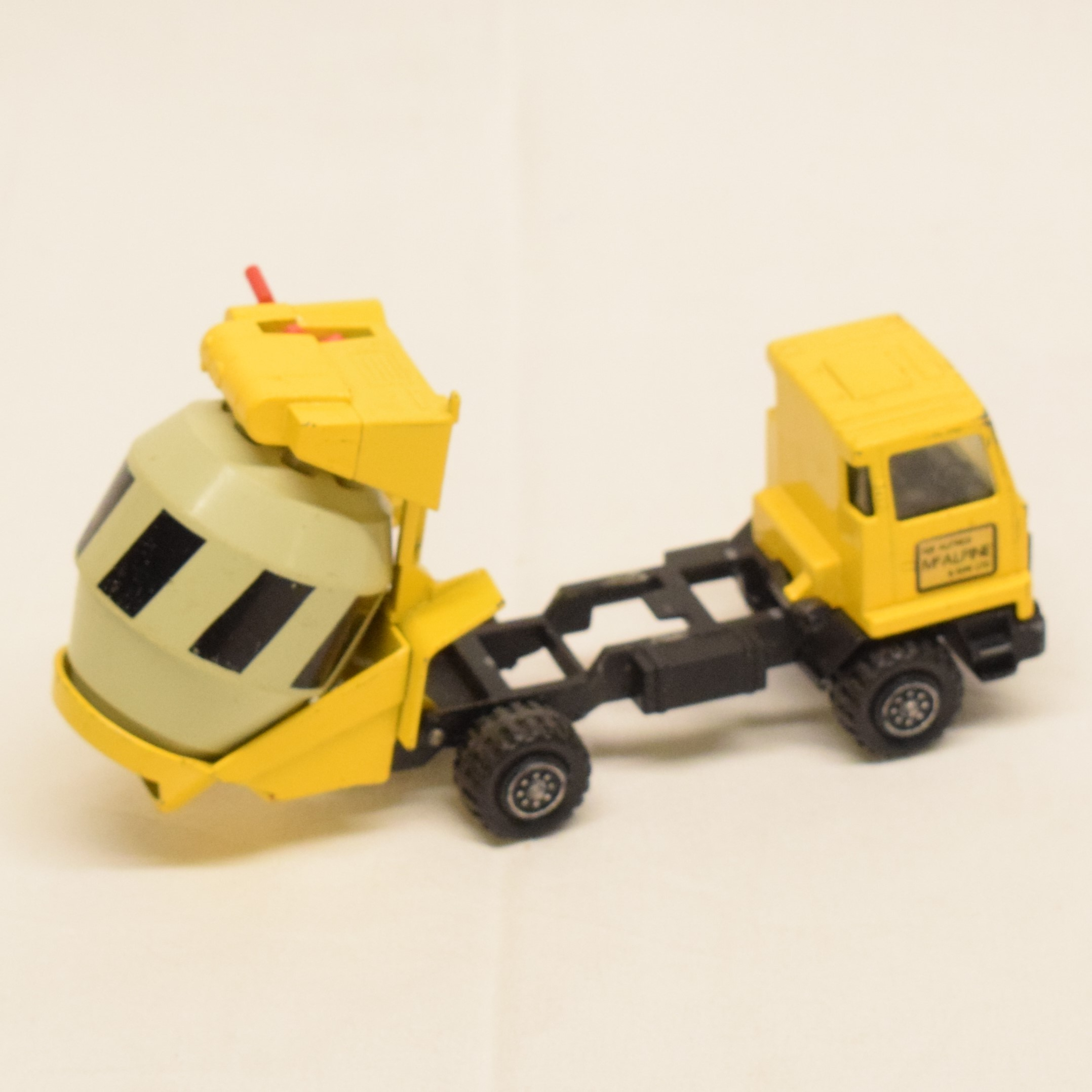 Voir photo 4 de Jouet camion toupie REDFORD Matchbox Super King production LESNEY de 1977 Jouet camion toupie REDFORD Matchbox Super King production LESNEY de 1977 État correct reconditionné photo 4